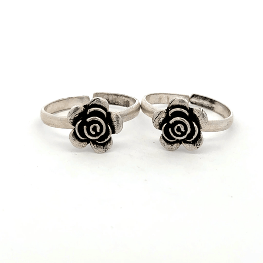 Antique flower toerings