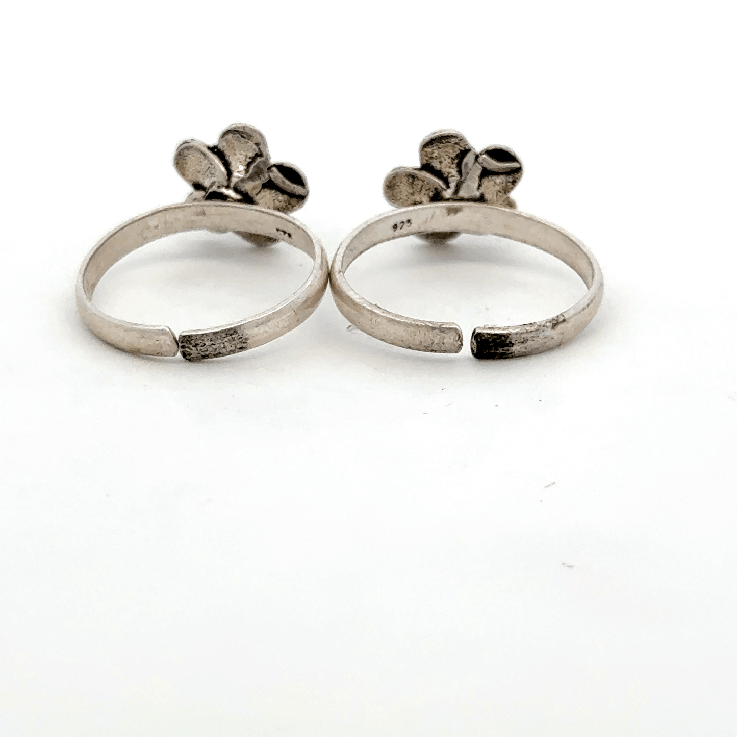 Antique flower toerings