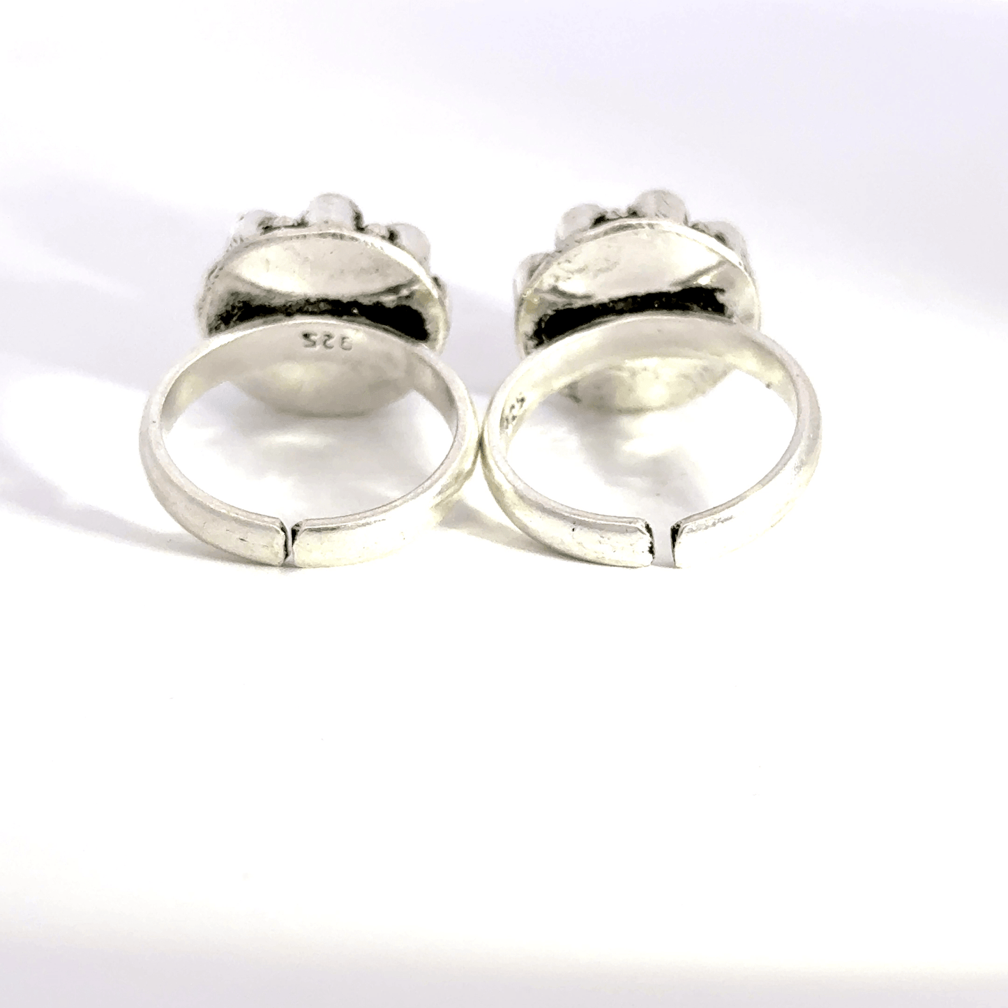 Antique Stone Toerings