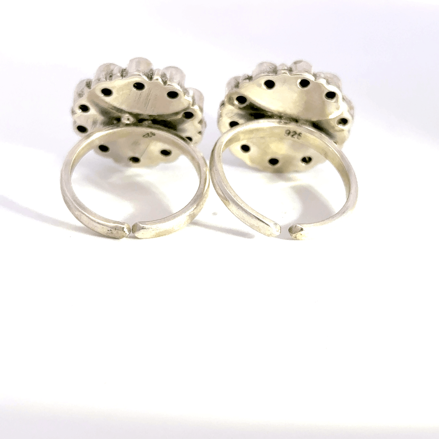 Antique Stone Toerings