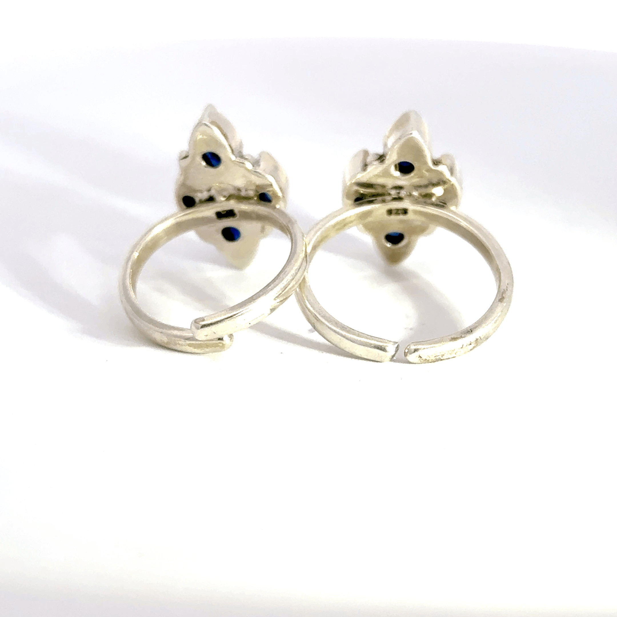 Antique Stone Toerings