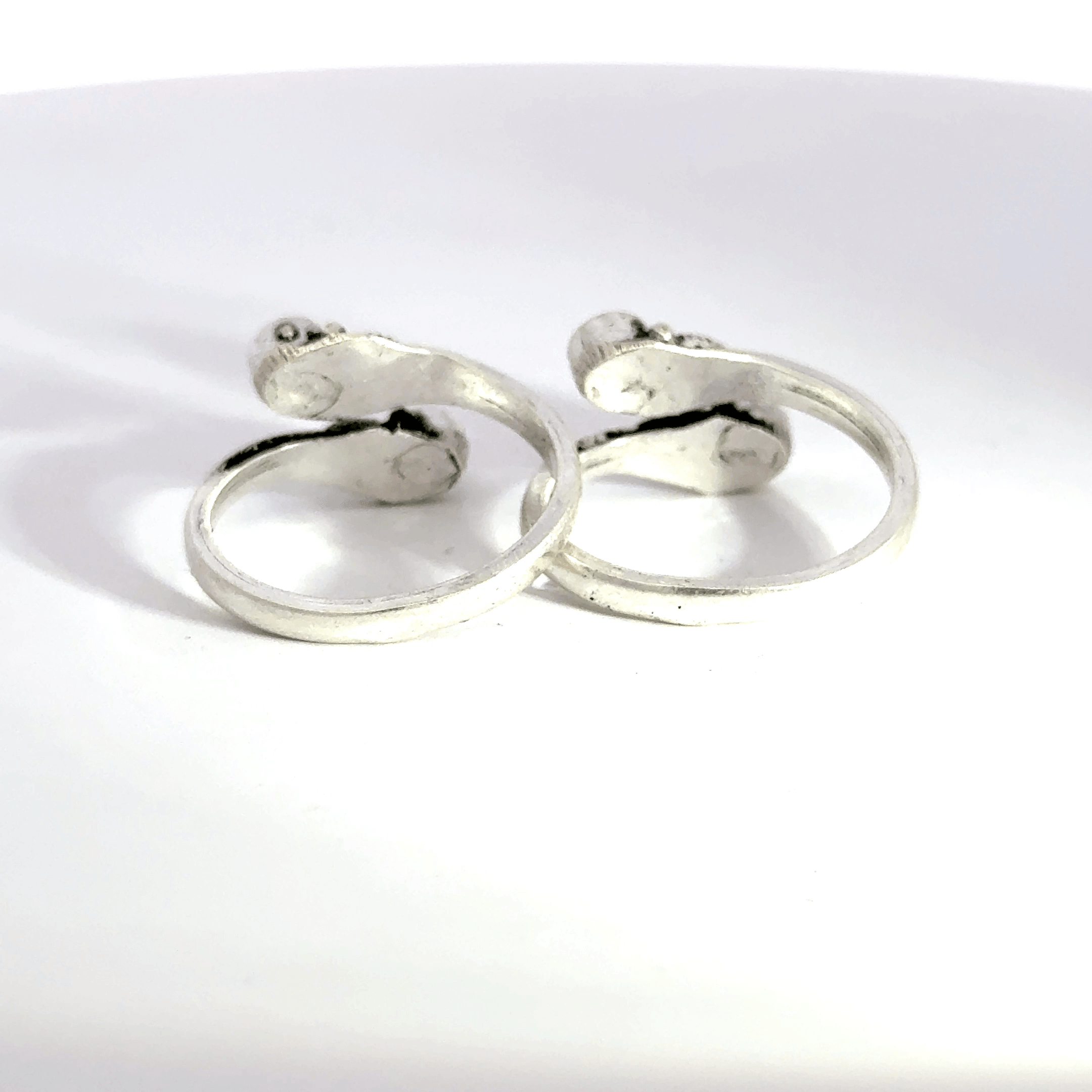 Antique Stone Toerings