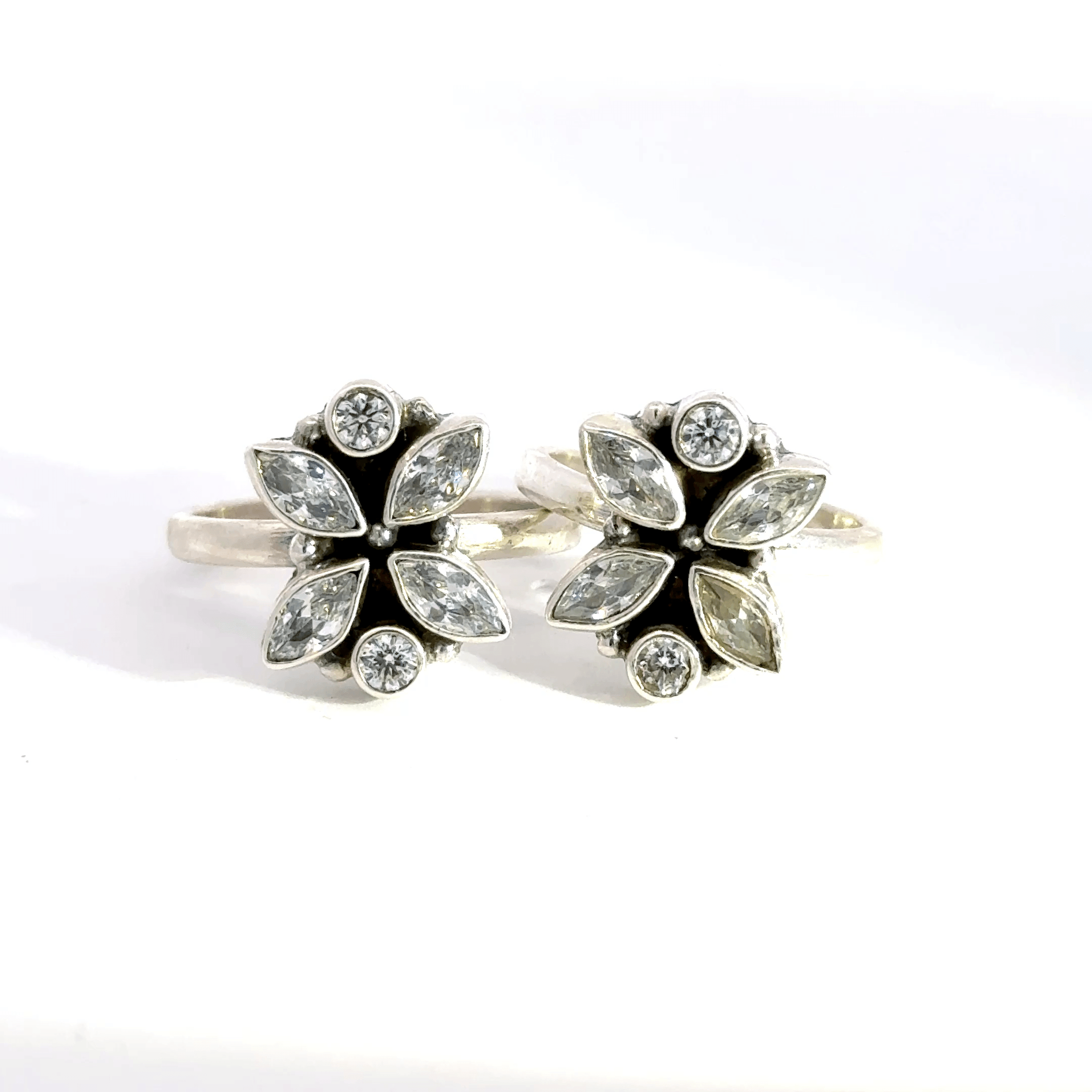 Antique Stone Toerings