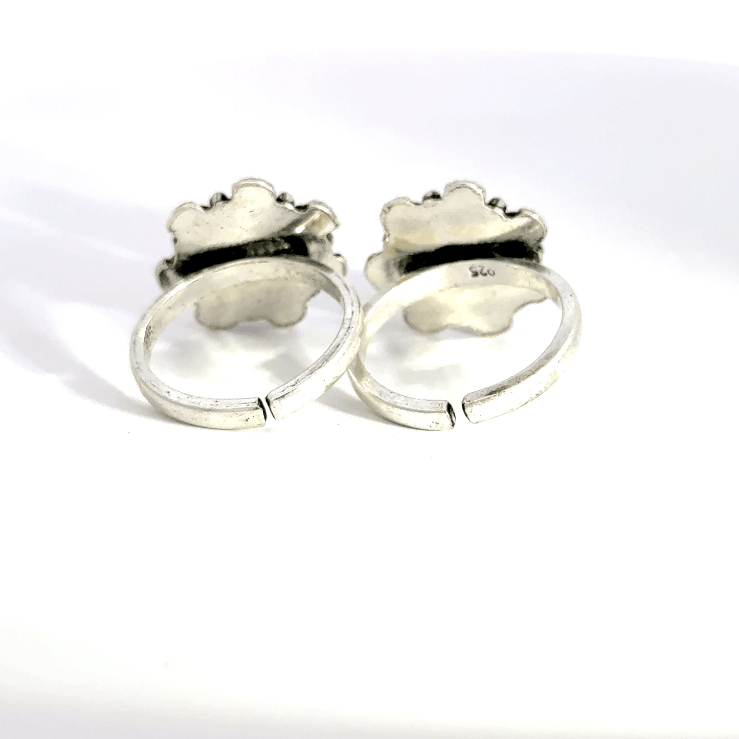 Antique Stone Toerings