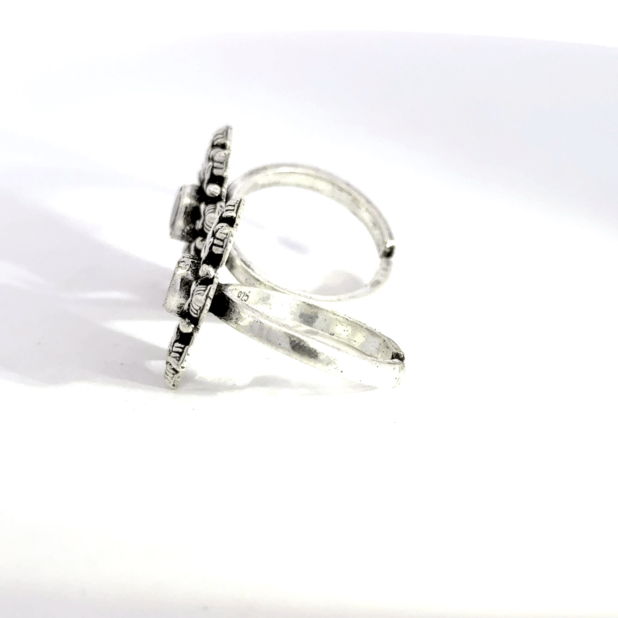 Antique Stone Toerings