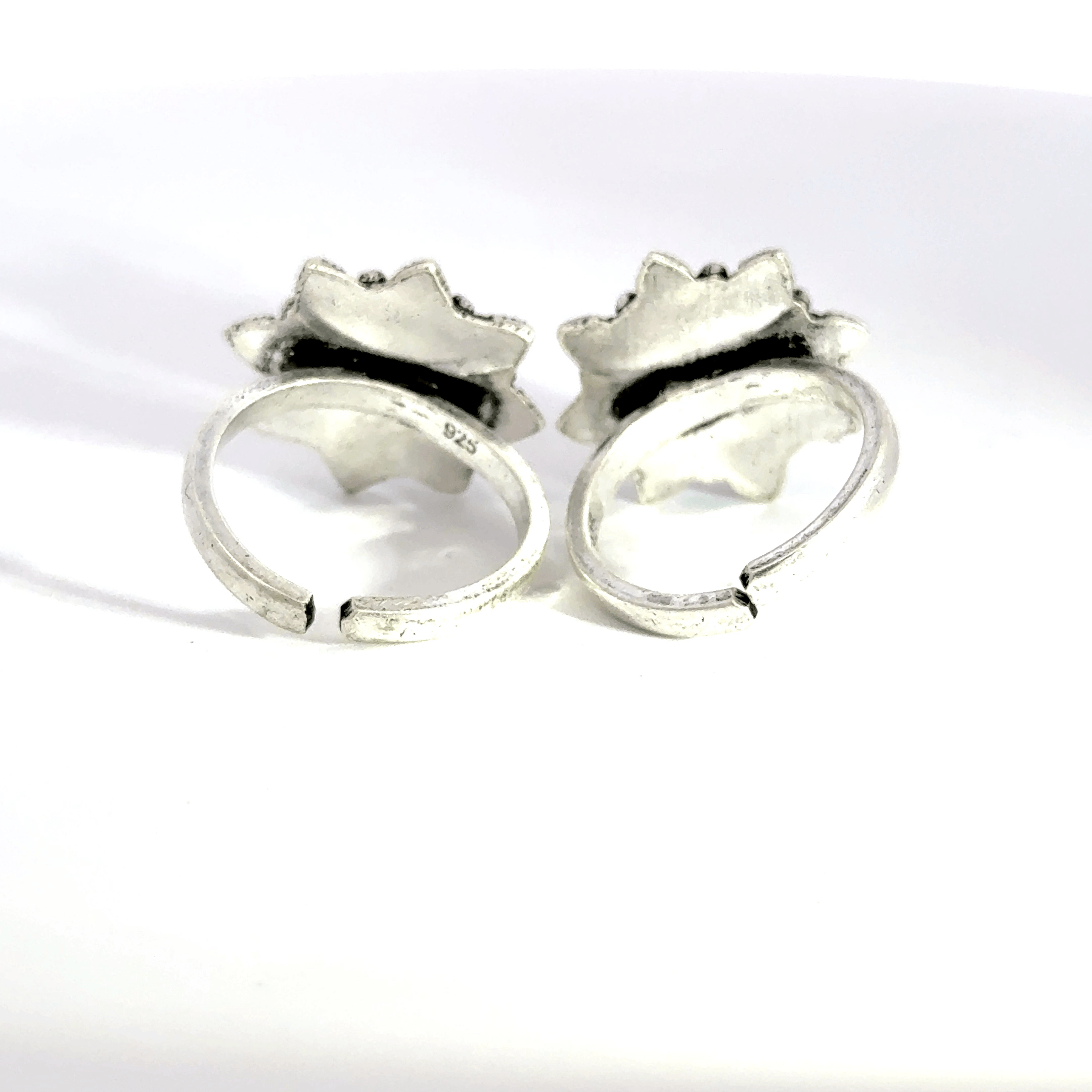 Antique Stone Toerings