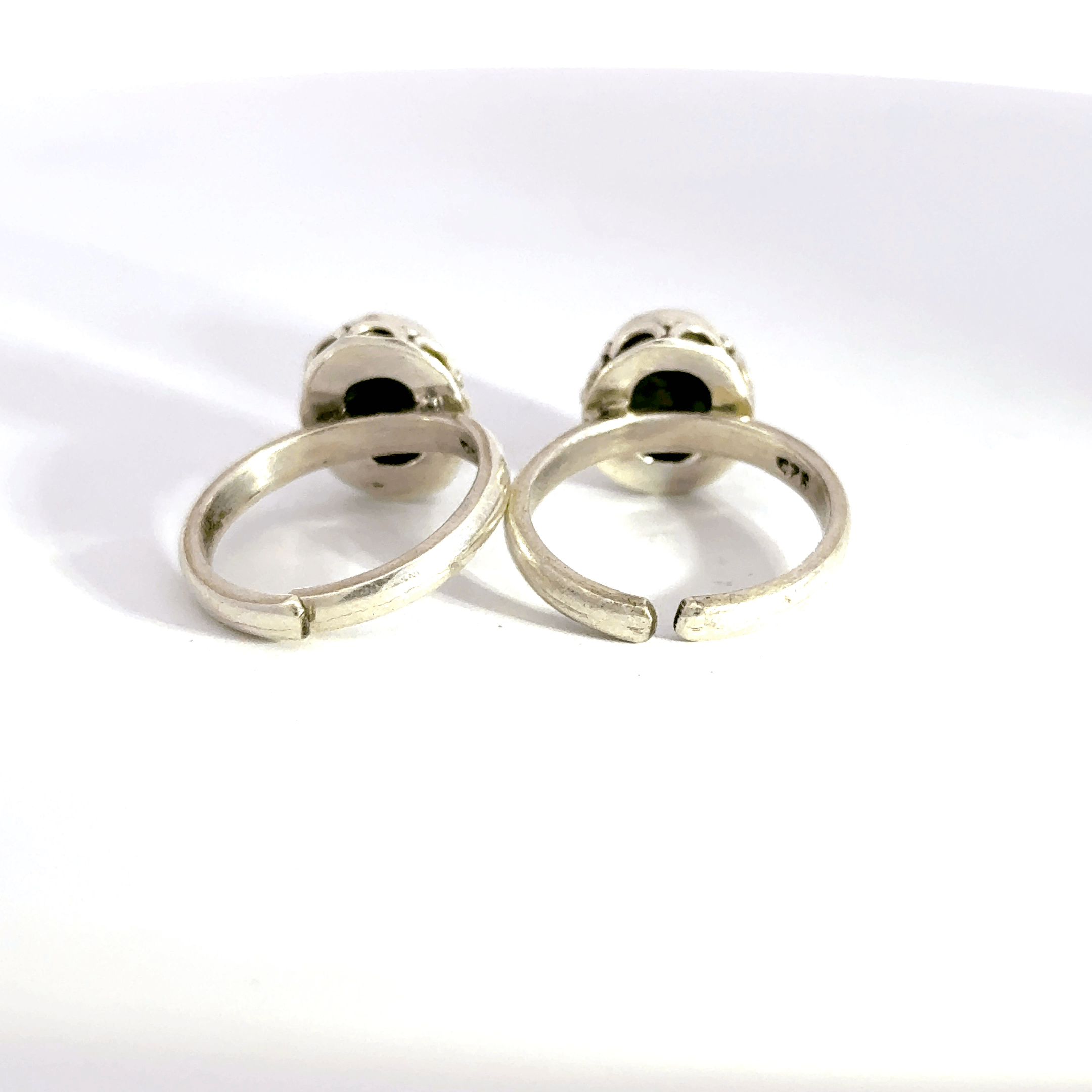 Antique Stone Toerings