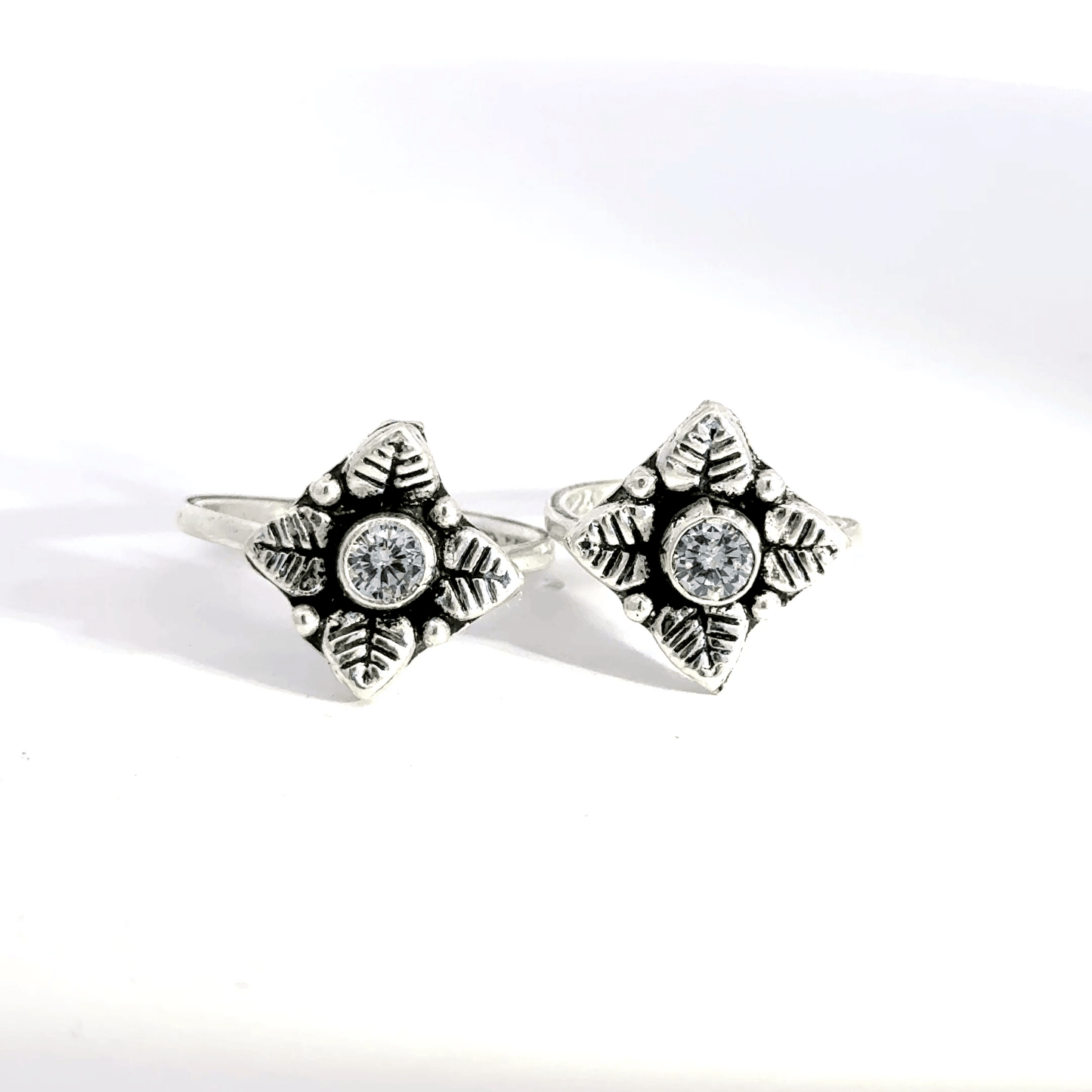Antique Stone Toerings