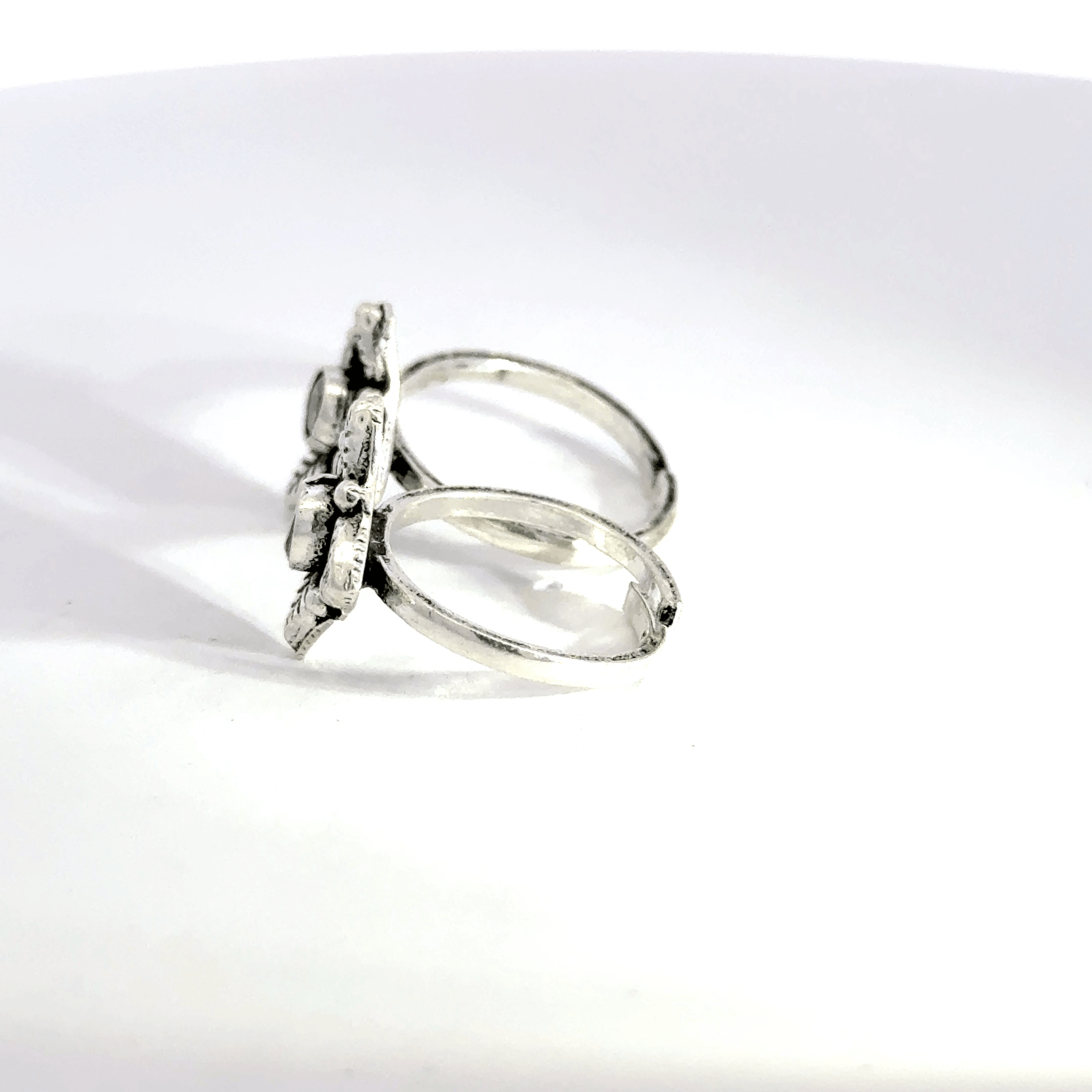 Antique Stone Toerings