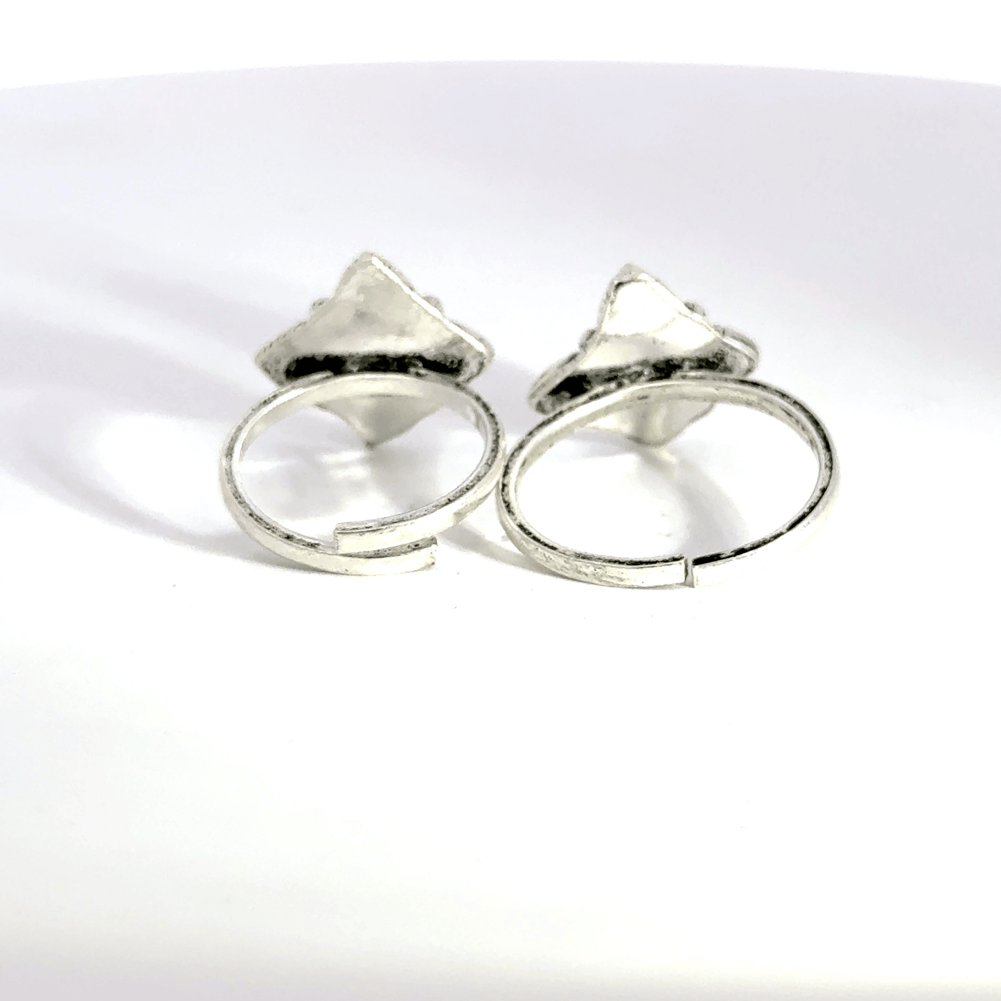 Antique Stone Toerings