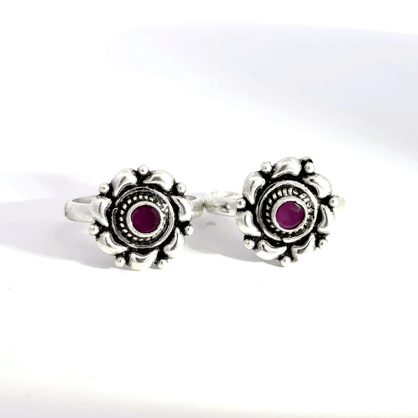 Antique Stone Toerings