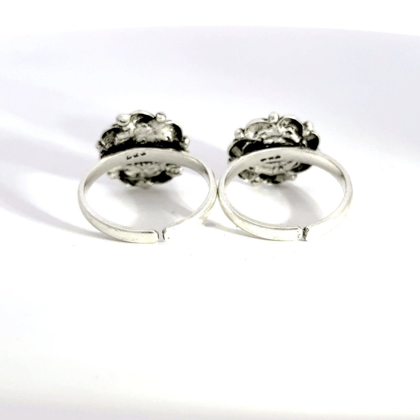 Antique Stone Toerings