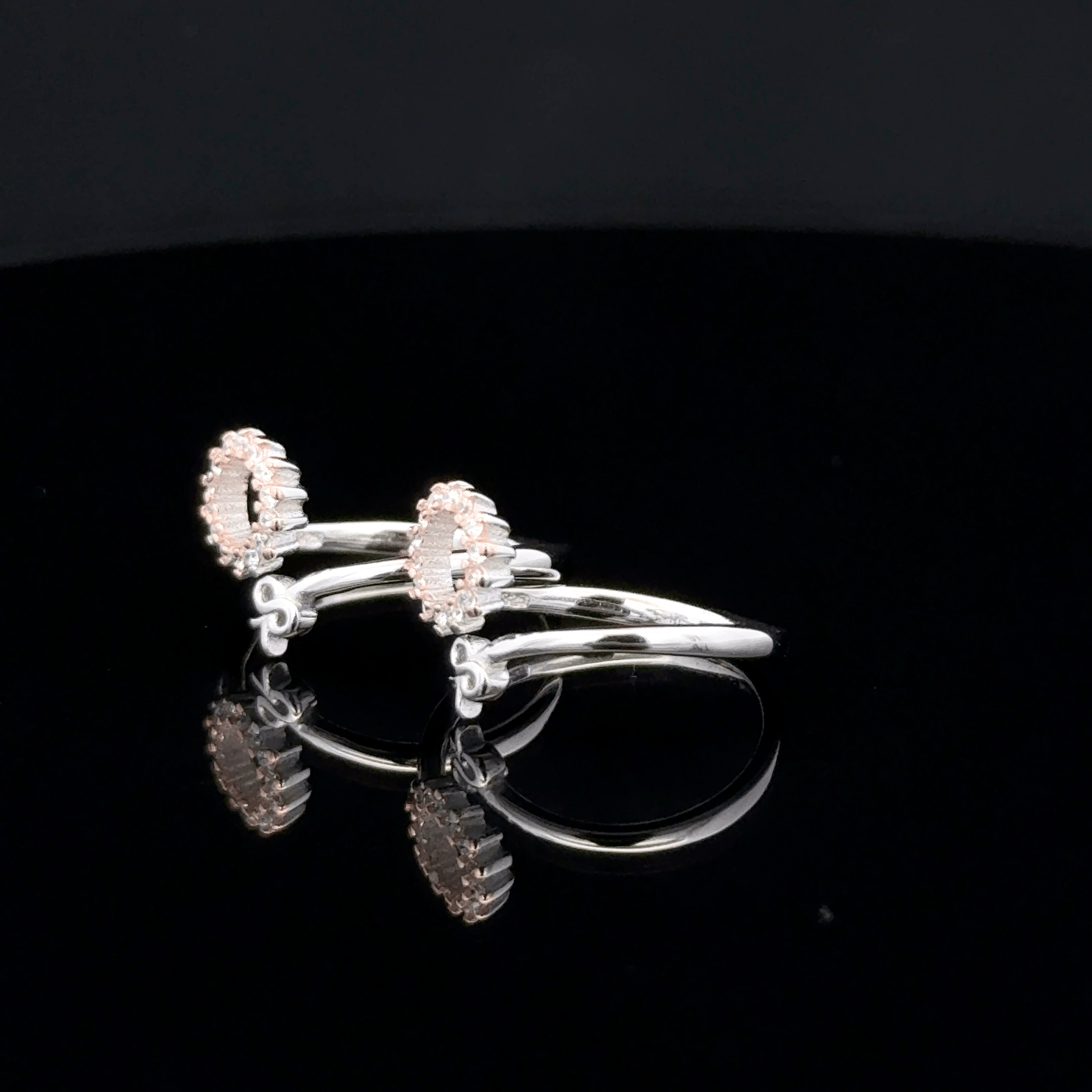 Dual-Tone Sunburst Halo & Bow Toe Rings
