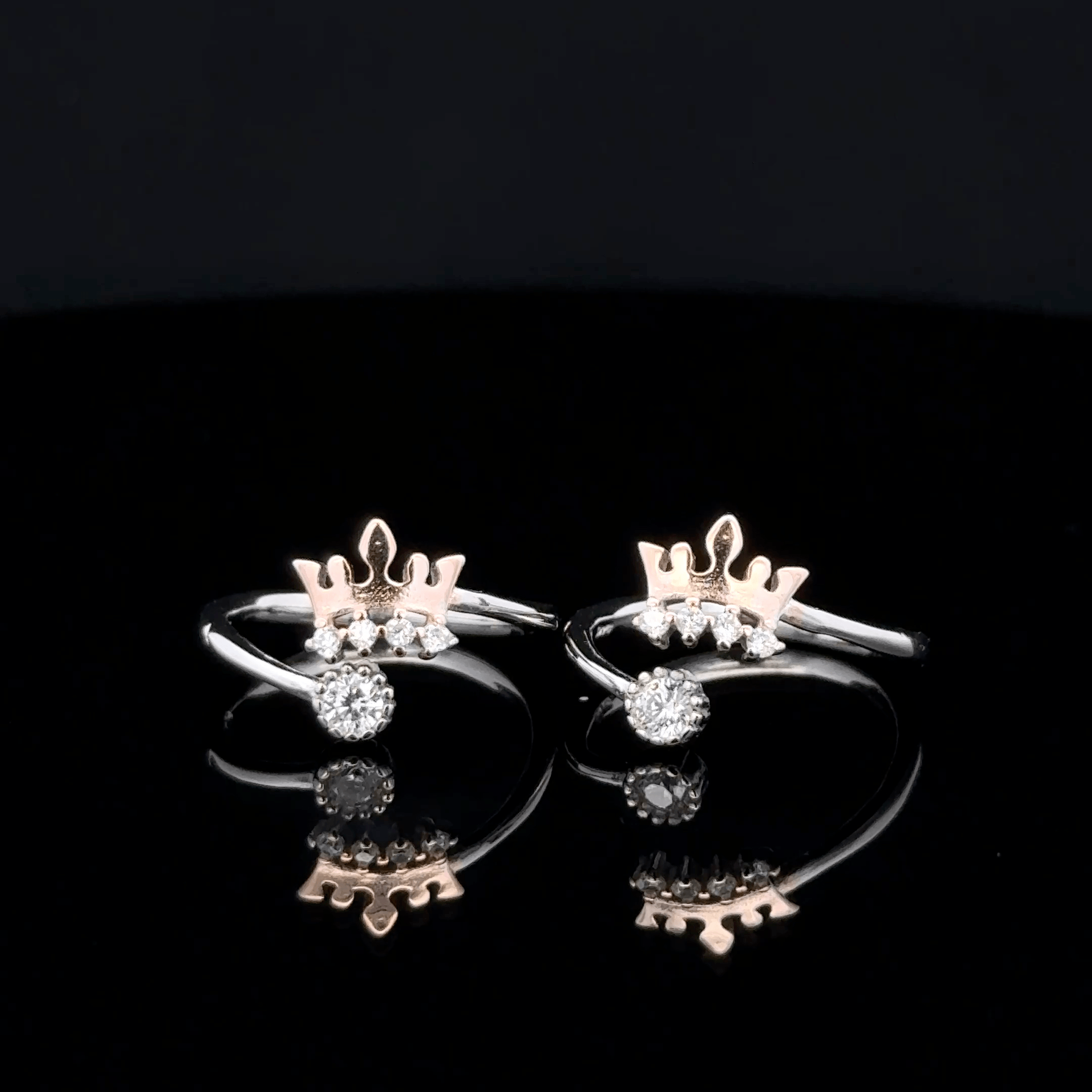 Crown toe rings