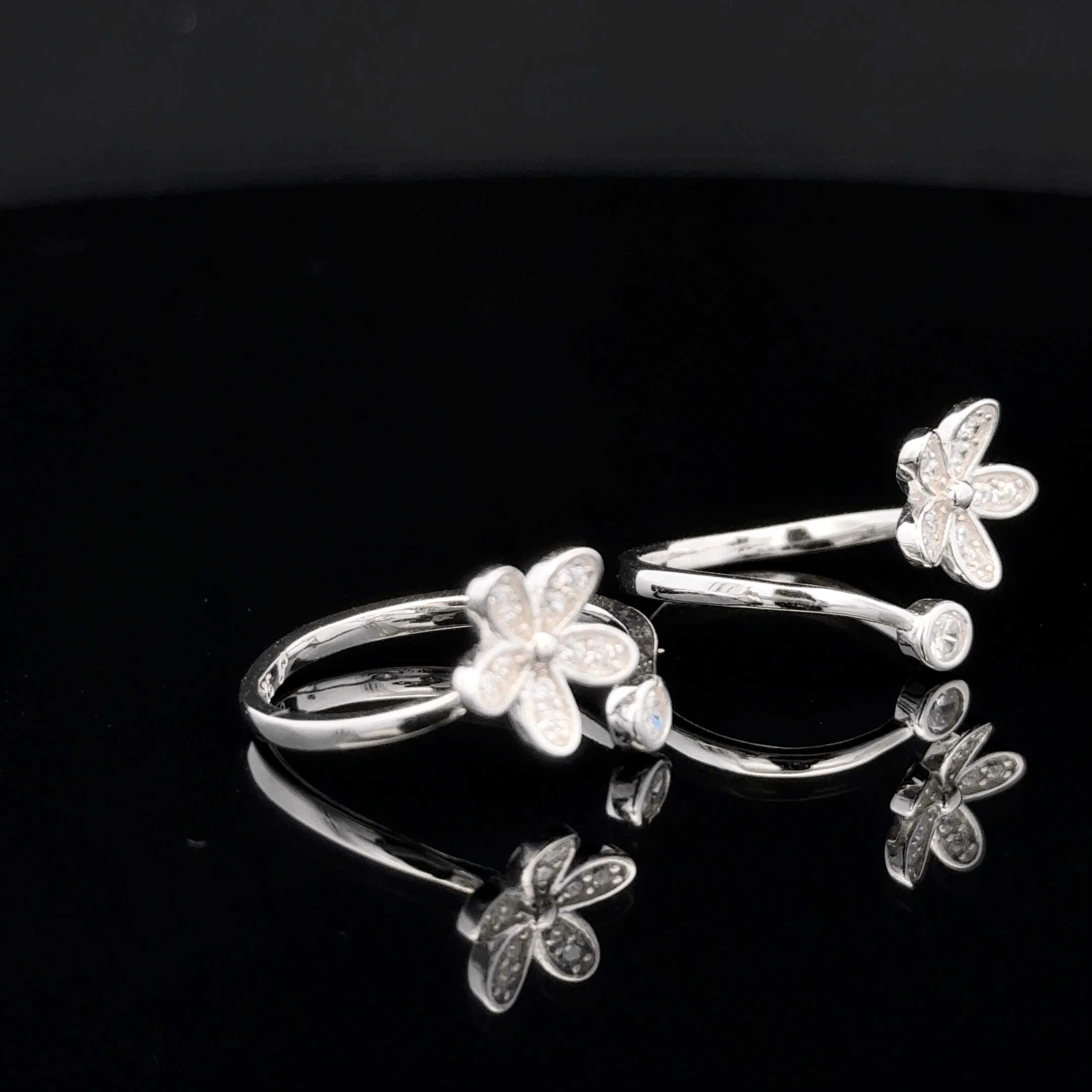 Flower toerings