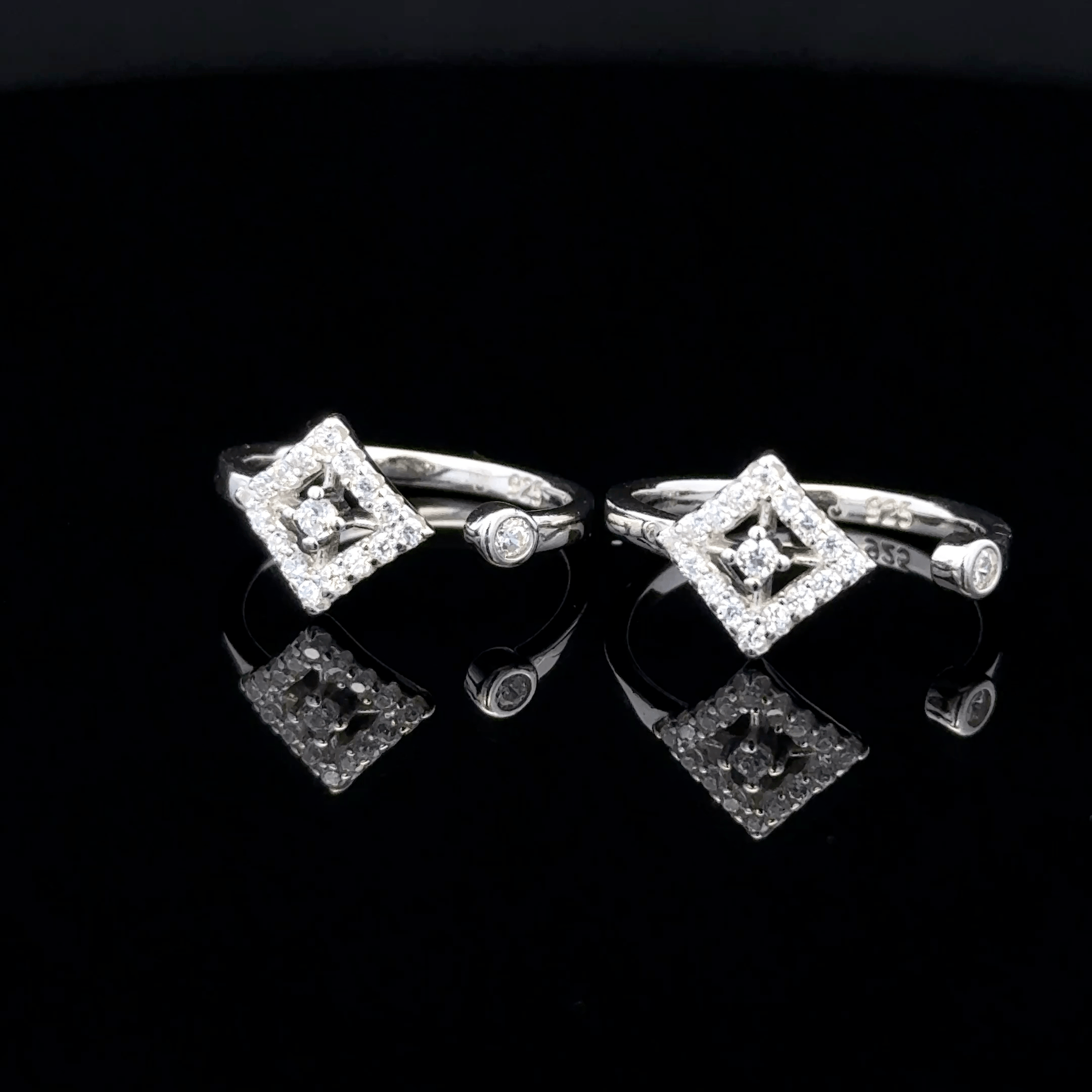 Geometric Rhombus Toe Rings