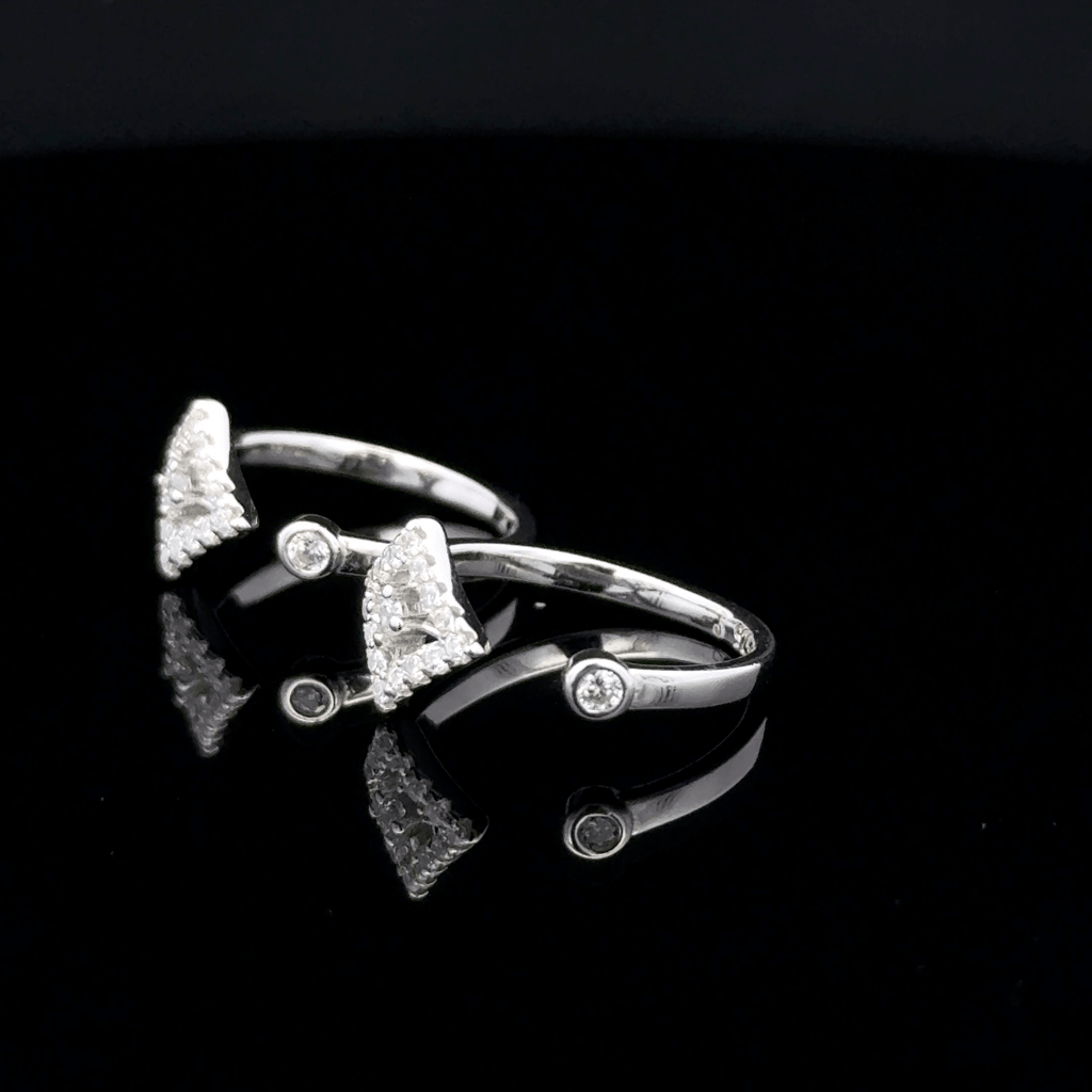 Geometric Rhombus Toe Rings