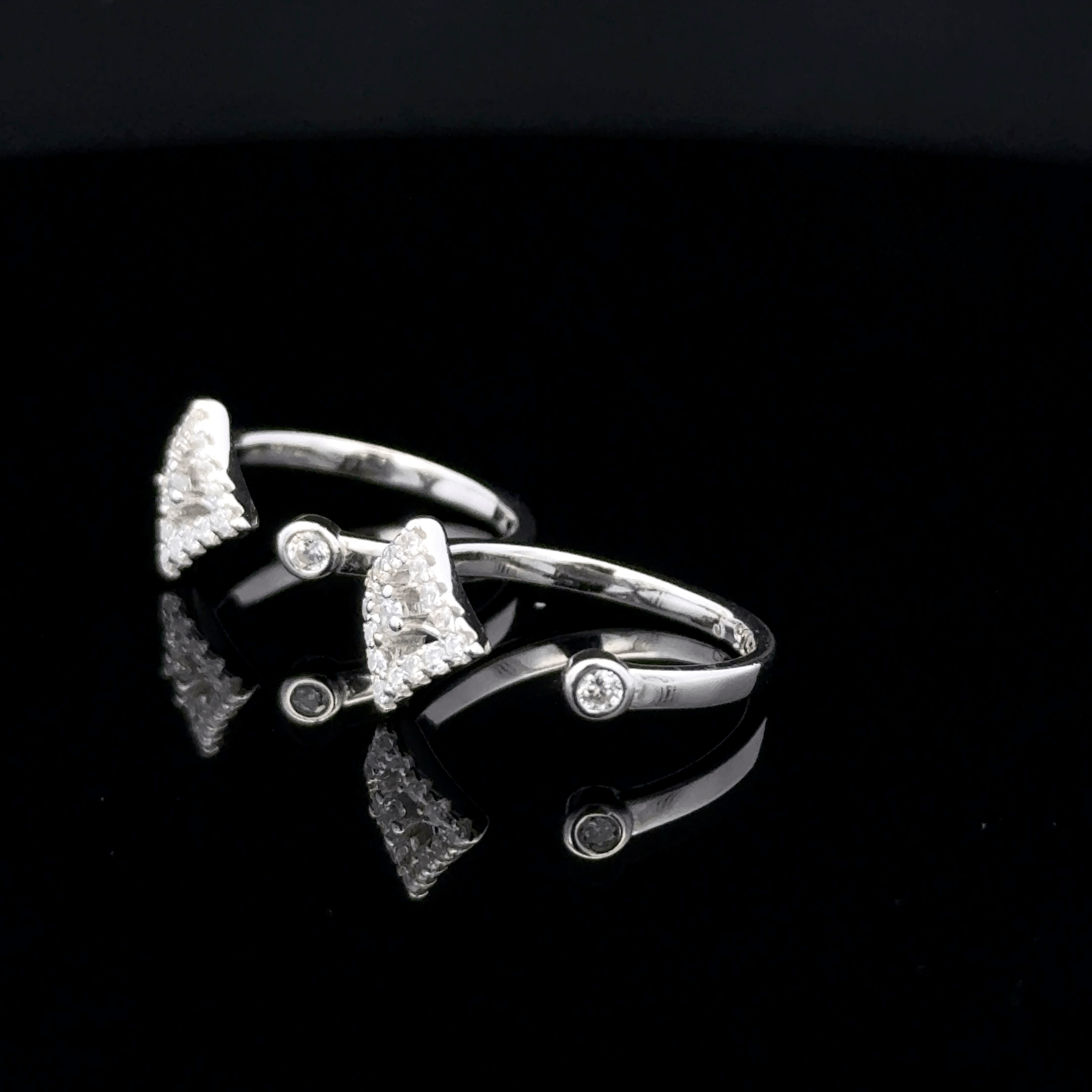Geometric Rhombus Toe Rings