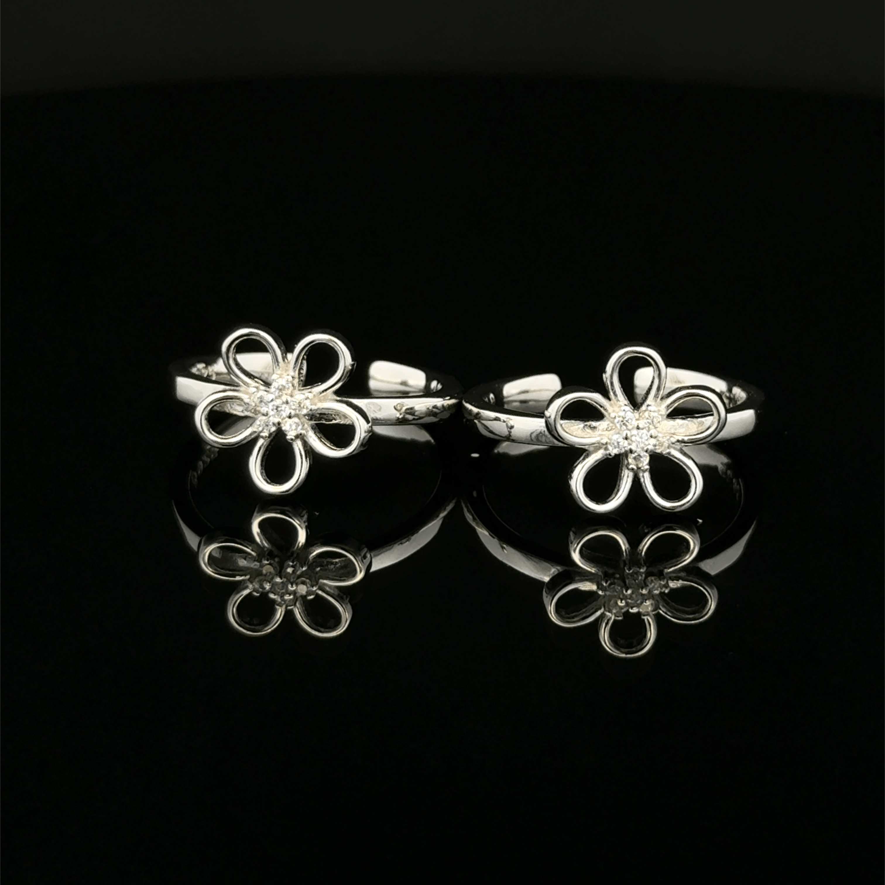 Flower toerings