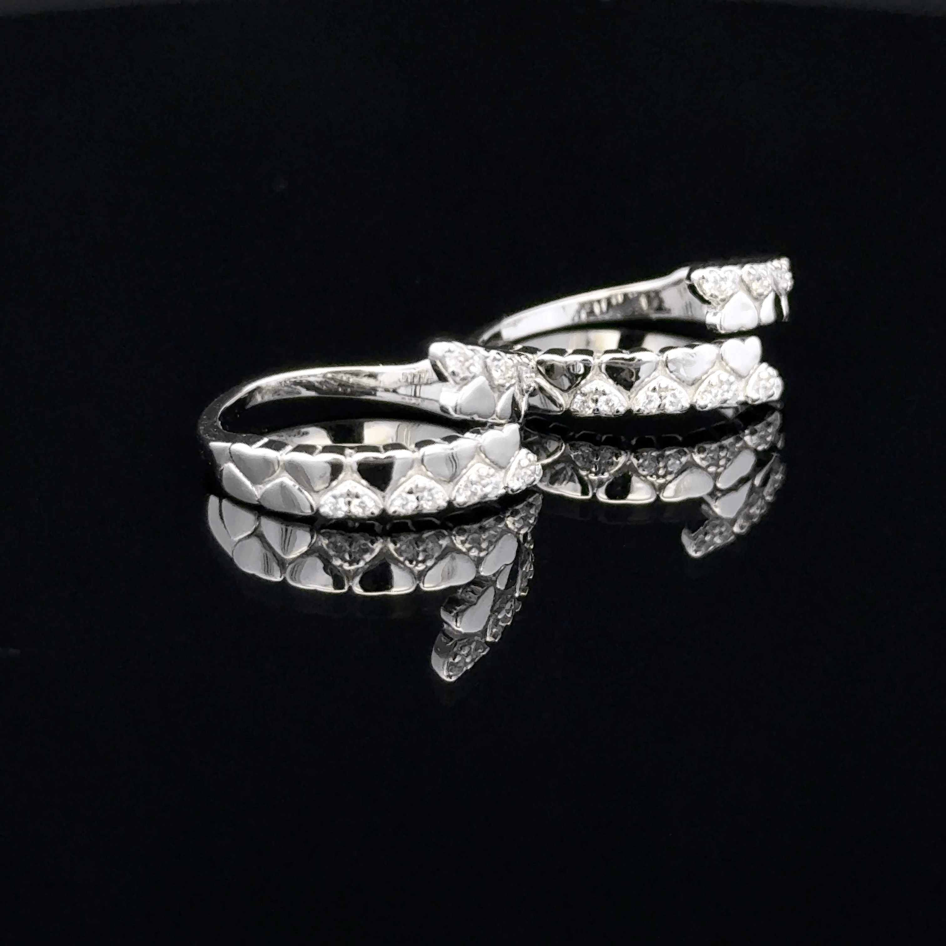 Zigzag Heart shape toerings