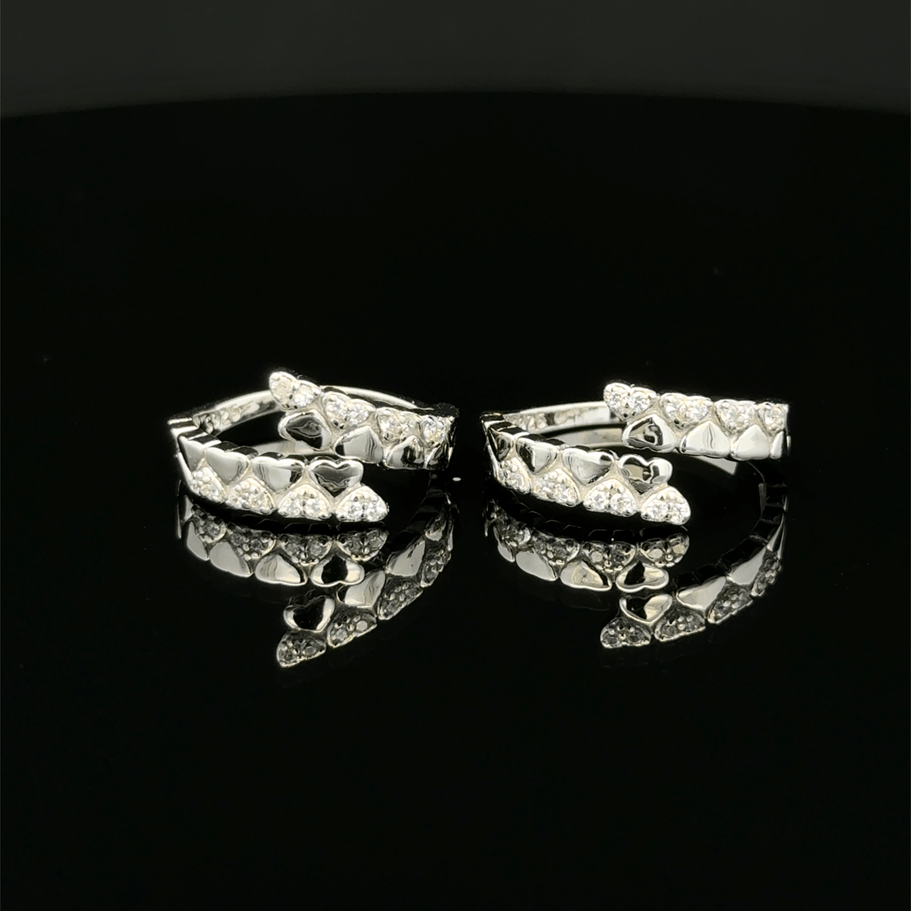 Zigzag Heart shape toerings