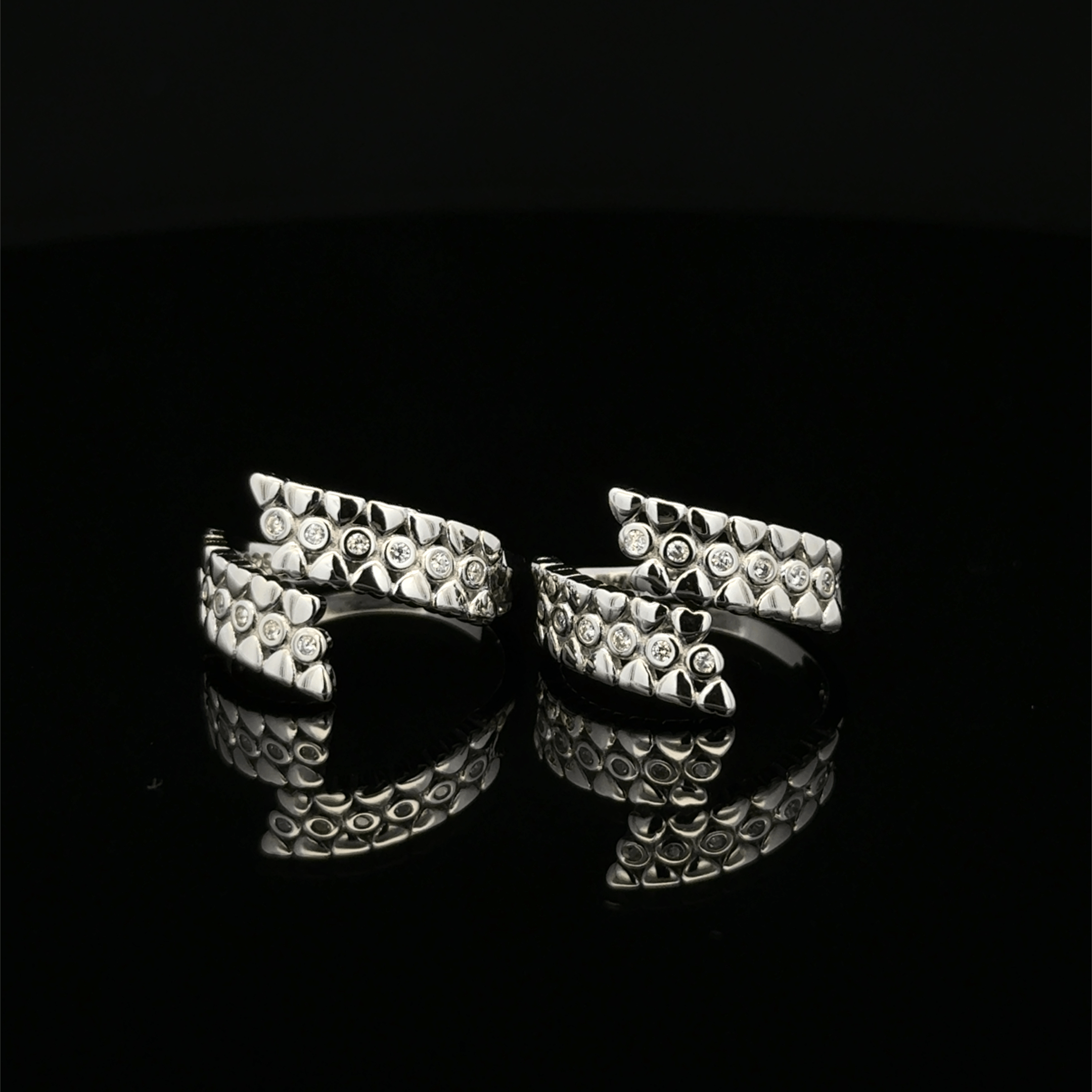 Heart-Patterned Wrap Toe Rings