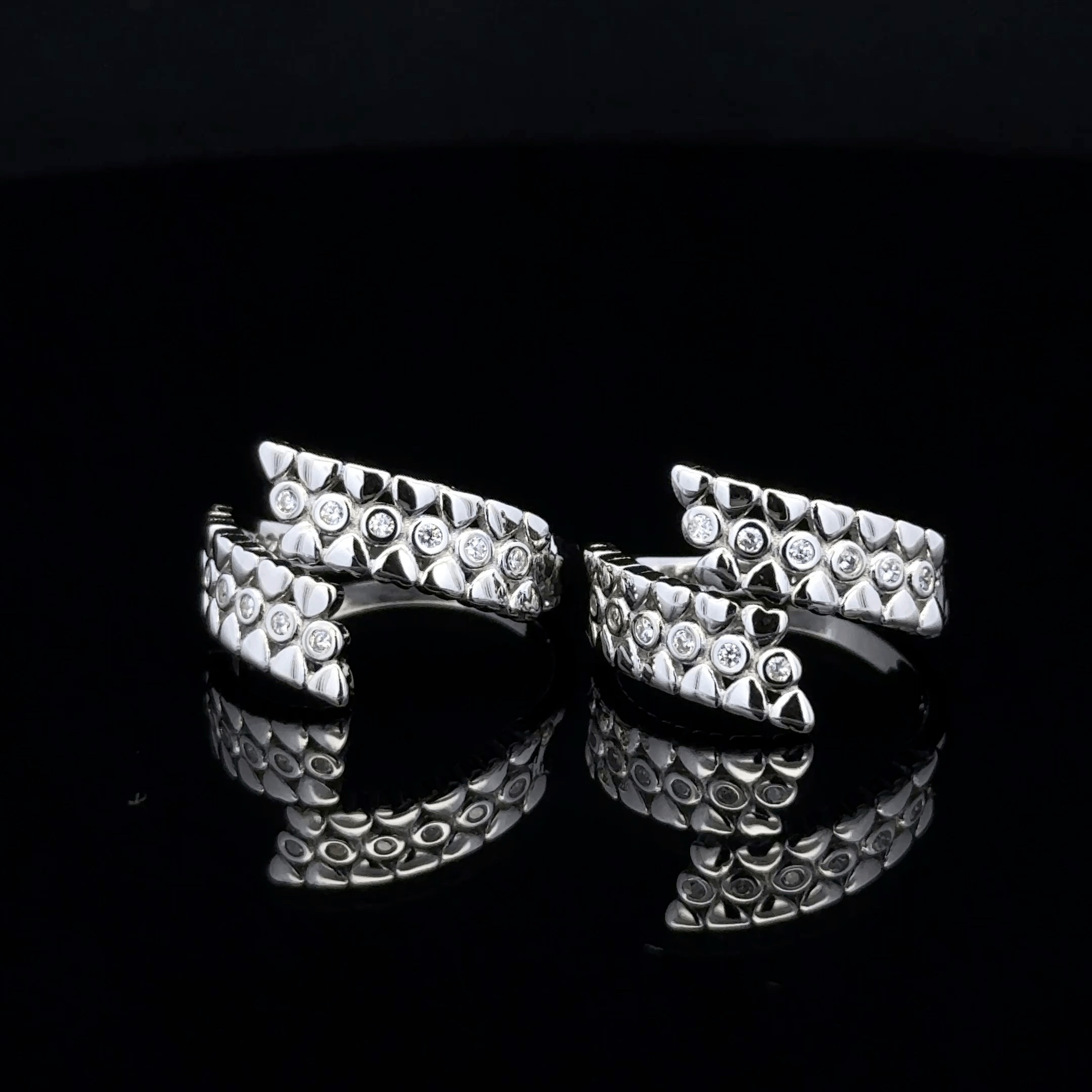Heart-Patterned Wrap Toe Rings