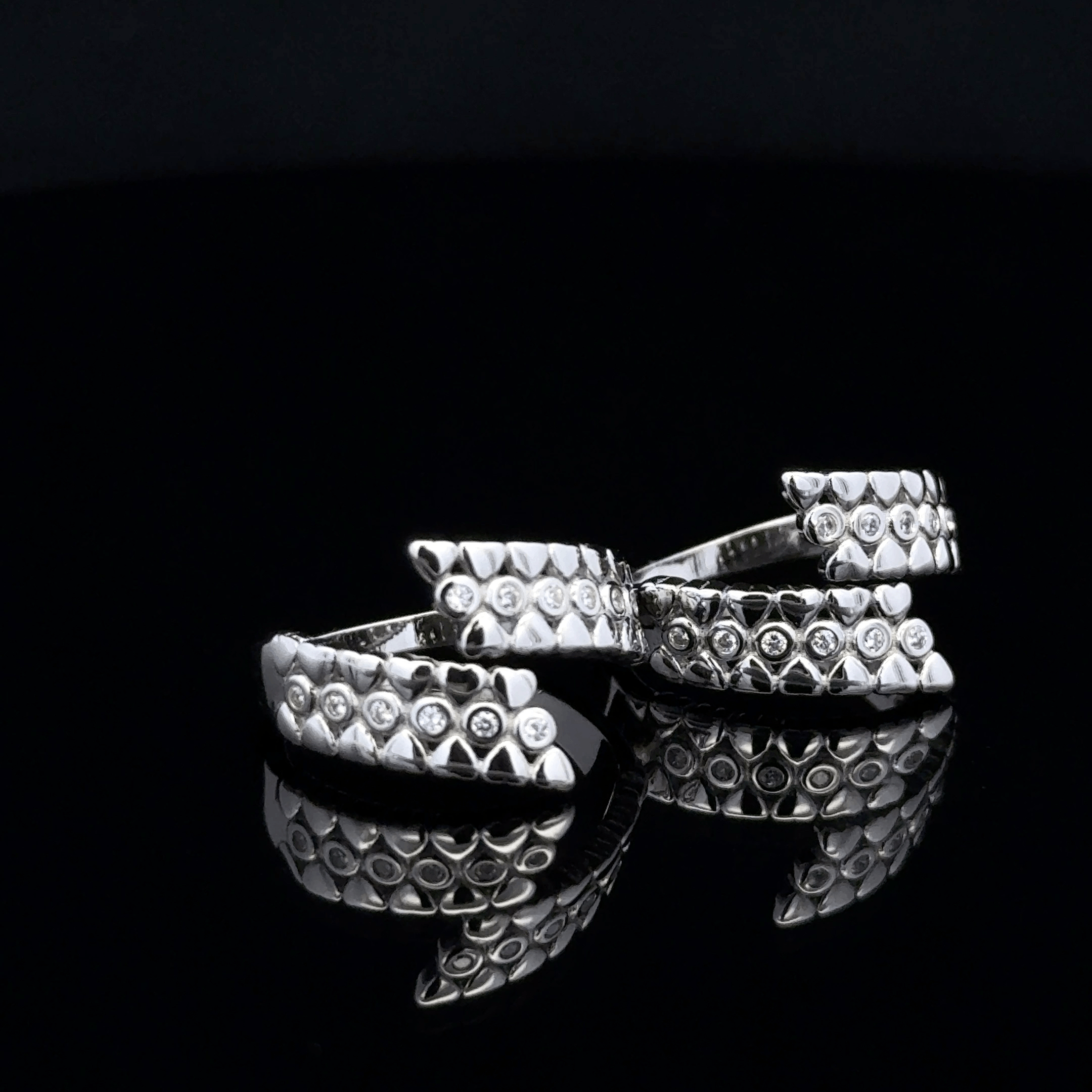Heart-Patterned Wrap Toe Rings