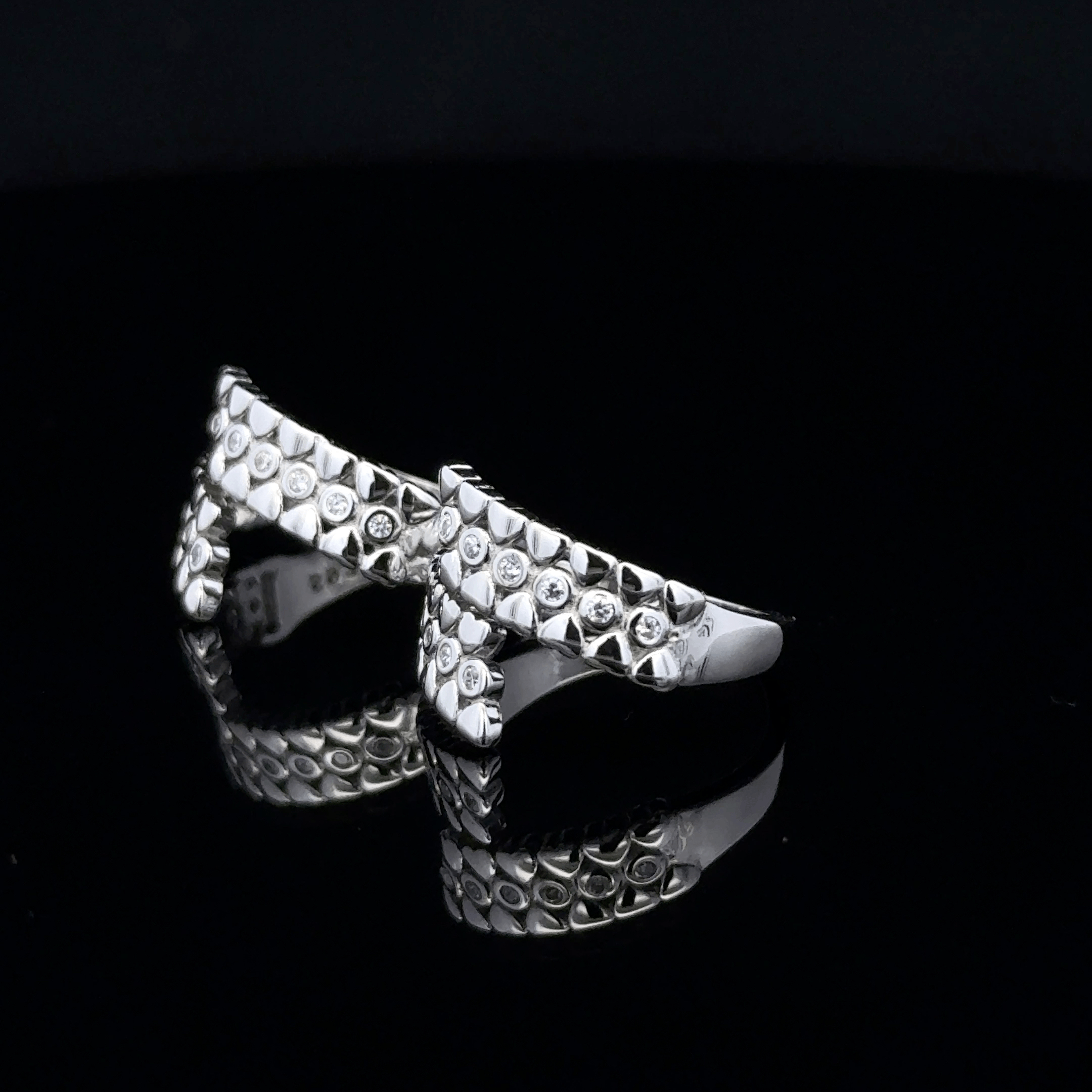 Heart-Patterned Wrap Toe Rings