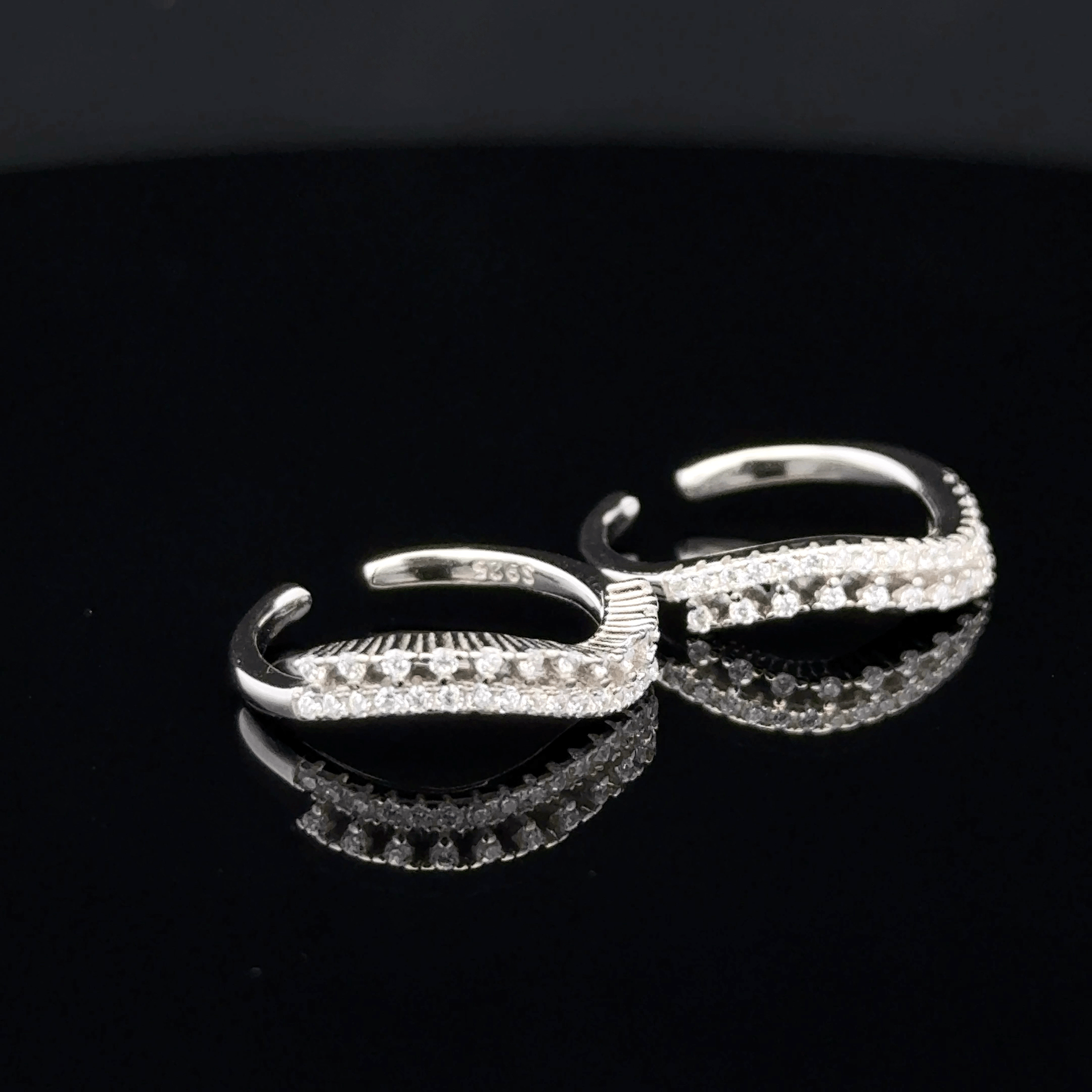 Wave-Pattern Parallel Band Toe Rings