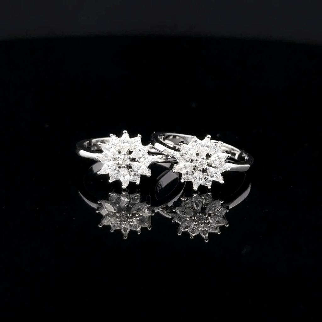 Cut Floral Cluster Toe Rings