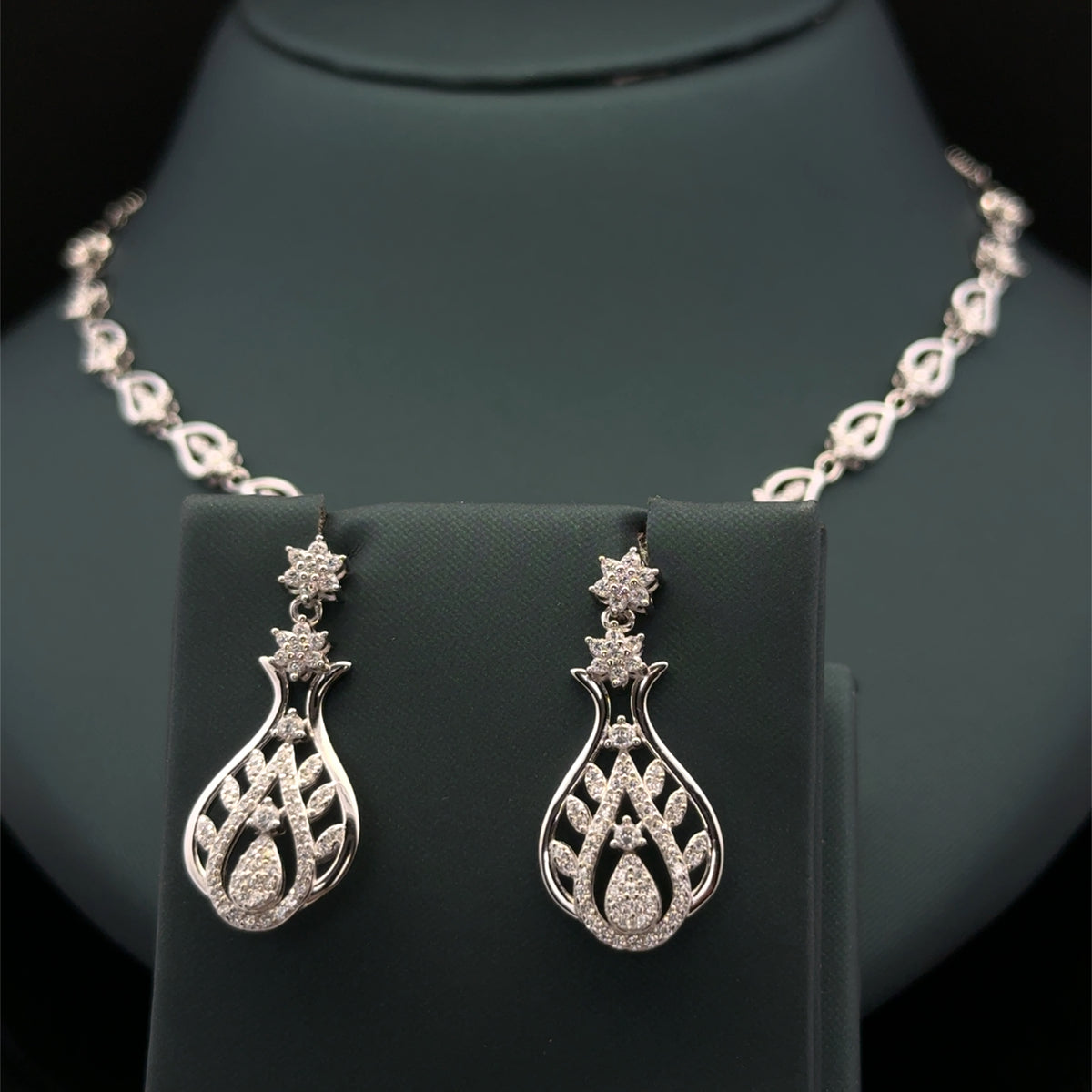 Mango Necklace