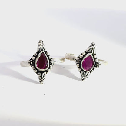 Antique Stone Toerings