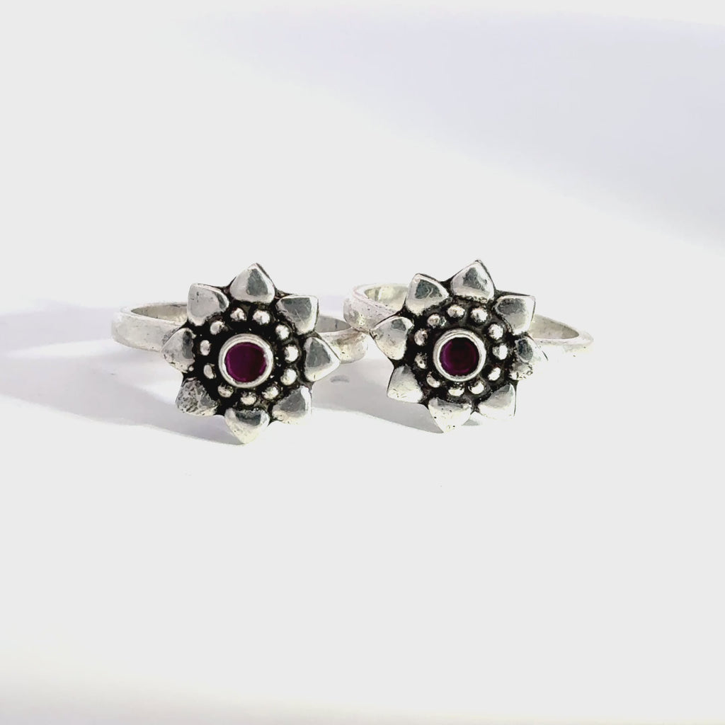 Antique Stone Toerings