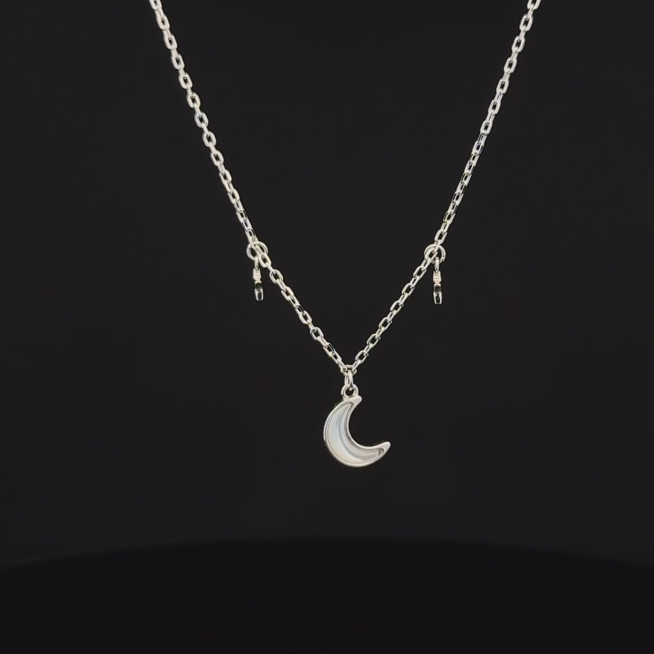 The Moonbeam Station chain with pendant