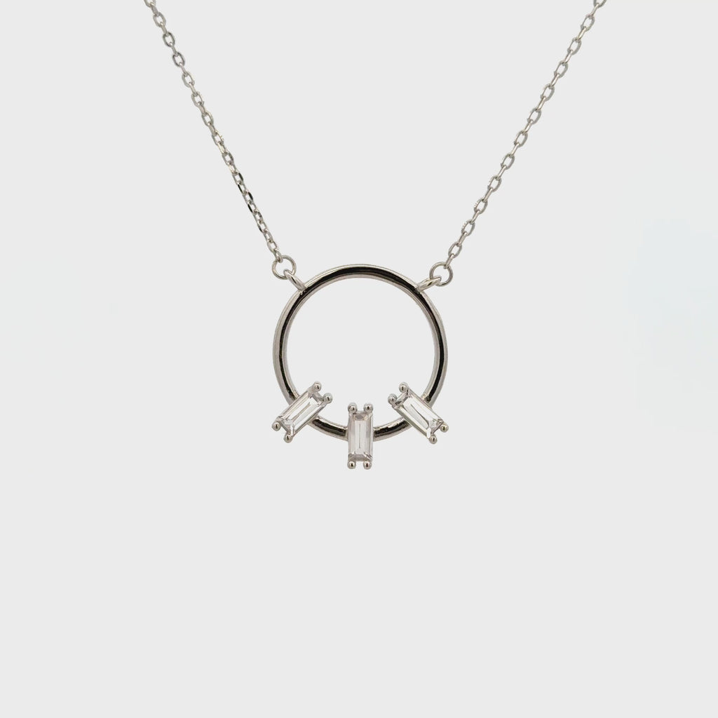 Rhodium circle chain with pendent