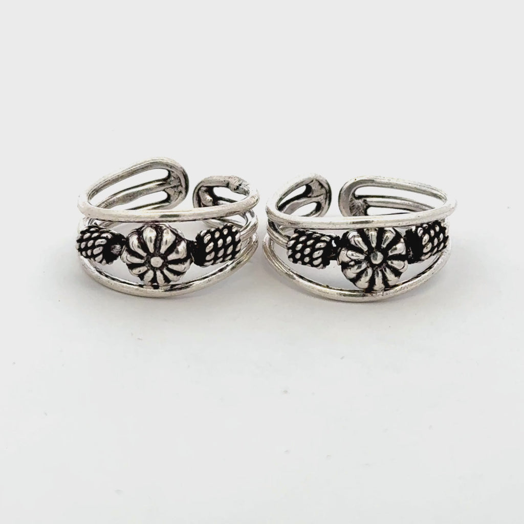 Antique Flower Toerings