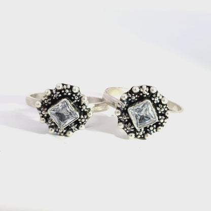 Antique Stone Toerings