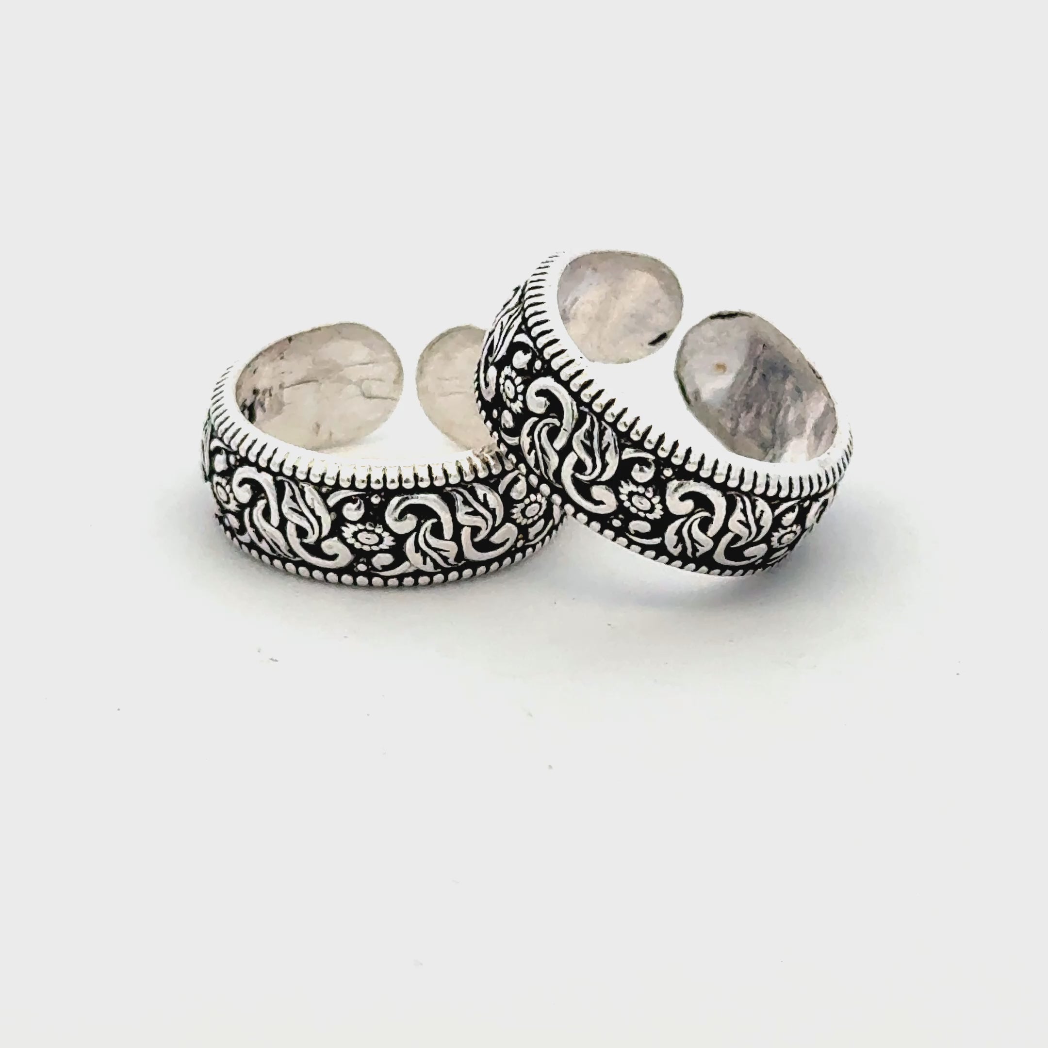 Antique Band Toerings