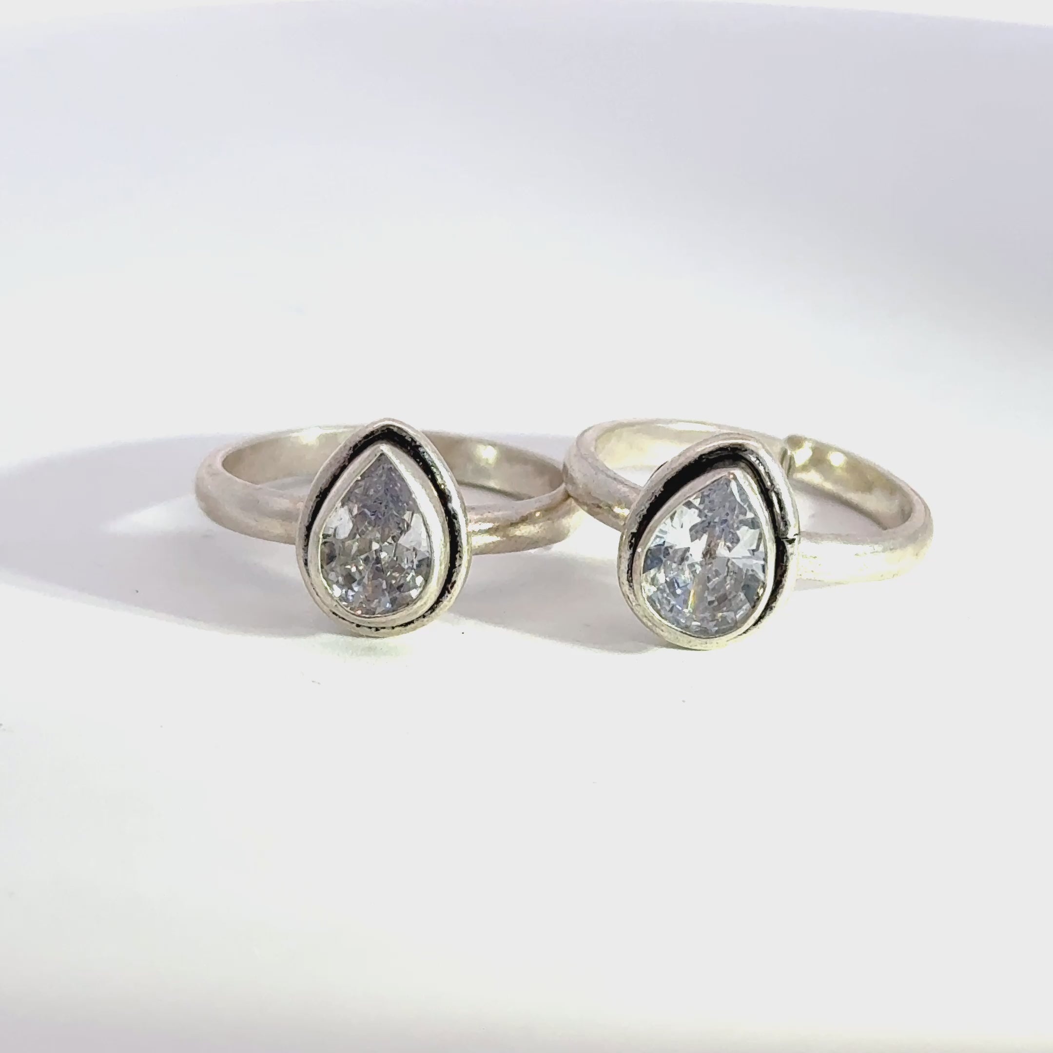 Antique Stone Toerings