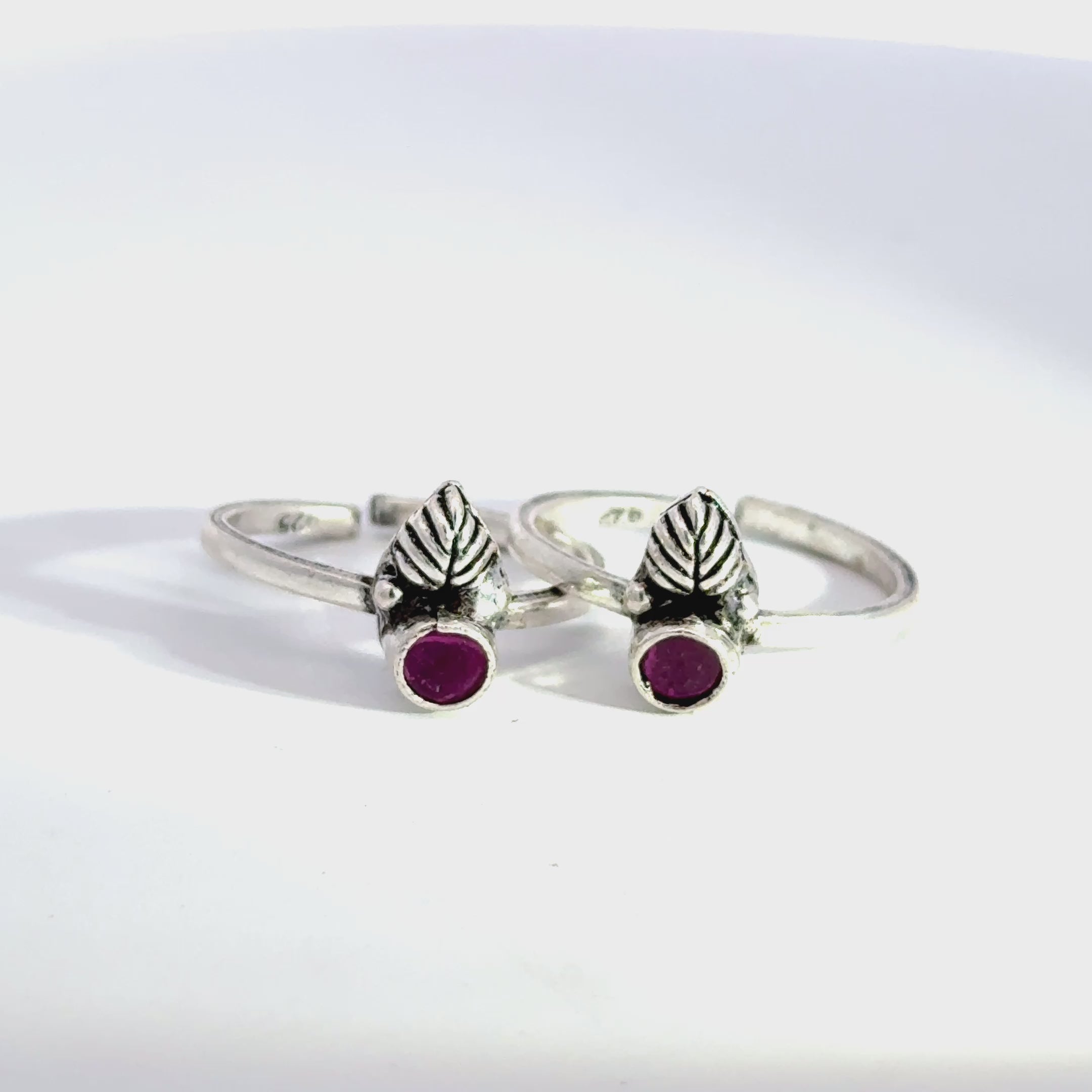 Antique Stone Toerings