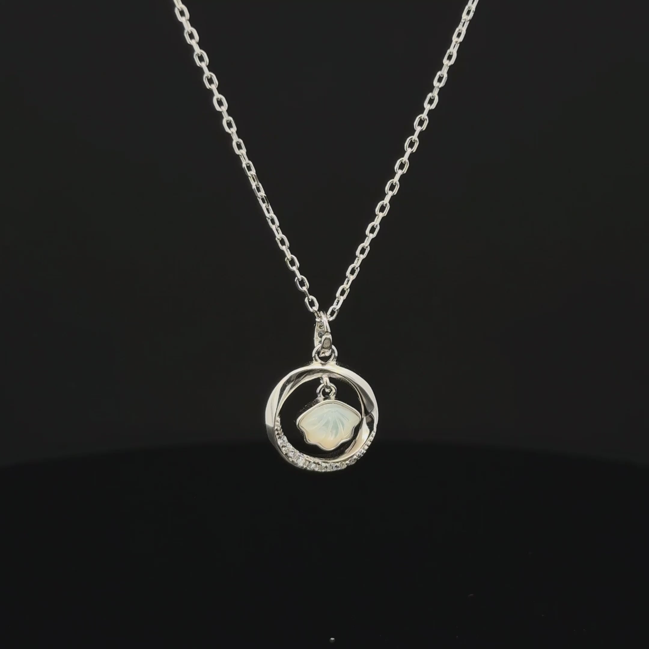 RHODIUM CIRCLE CHAIN WITH PENDANT