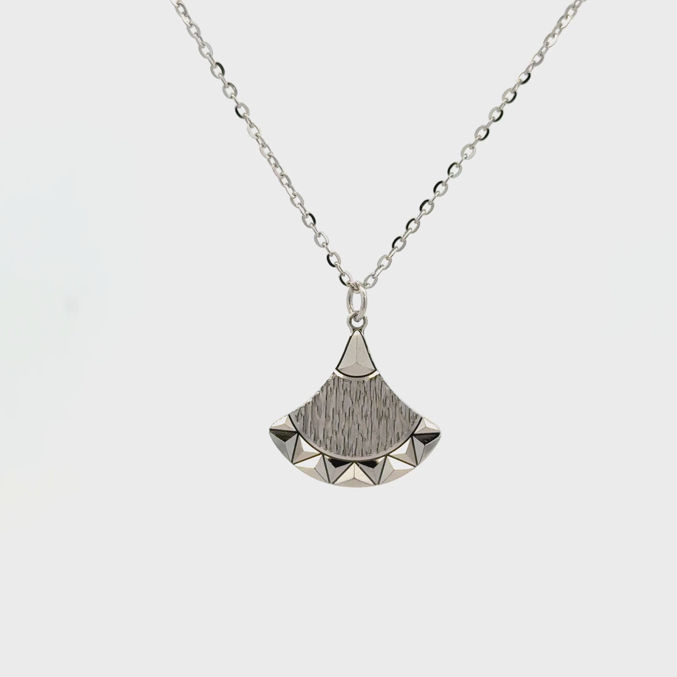 Rhodium Bvlgari divas Dream chain with pendent