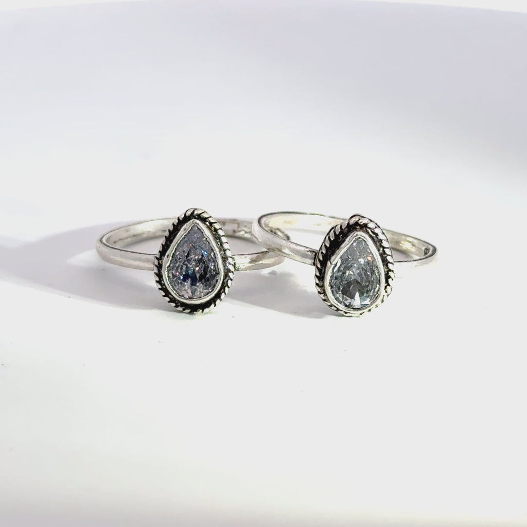 Antique Stone Toerings