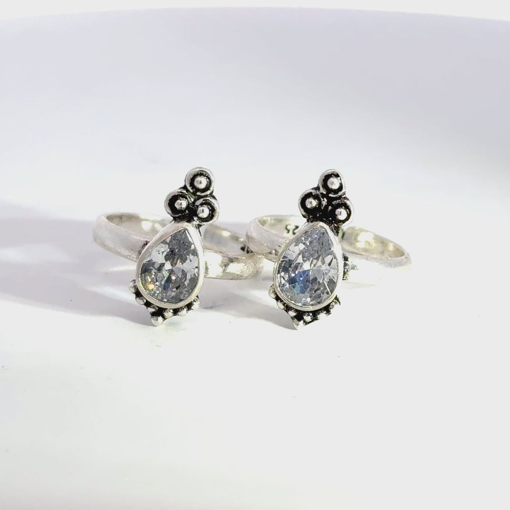 Antique Stone Toerings