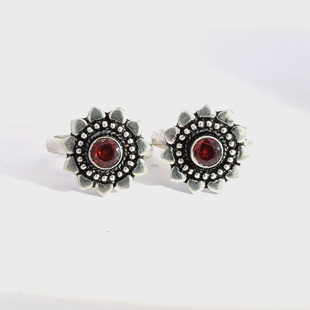Antique Stone Toerings