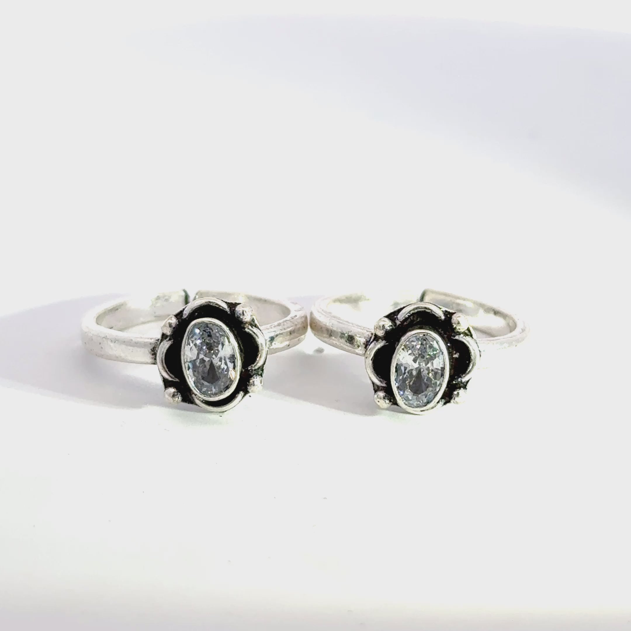 Antique Stone Toerings