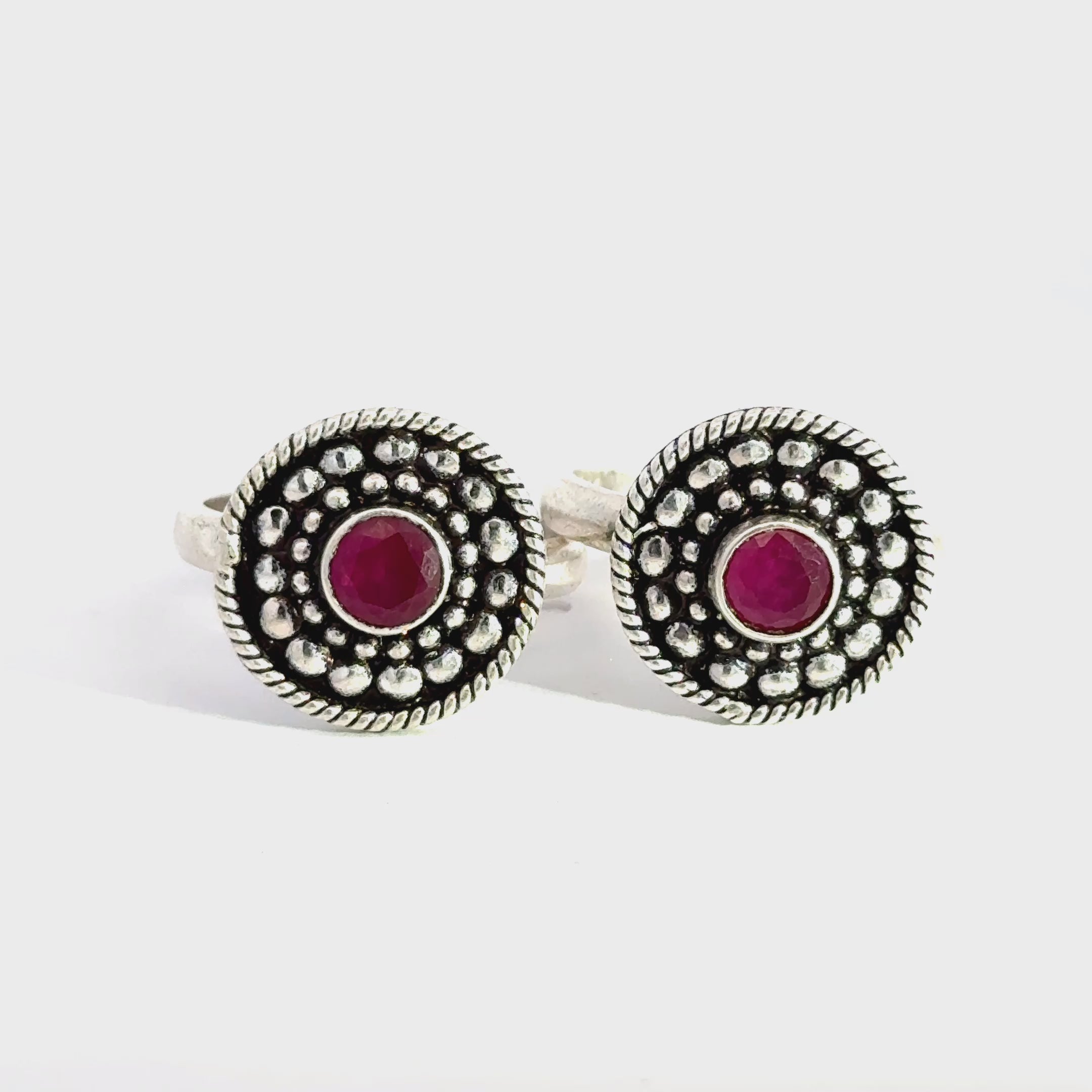 Antique Stone Toerings