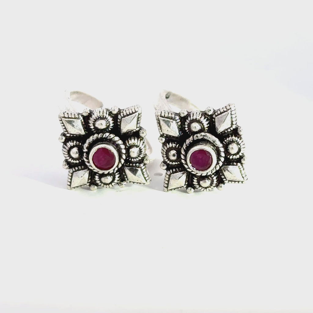Antique Stone Toerings