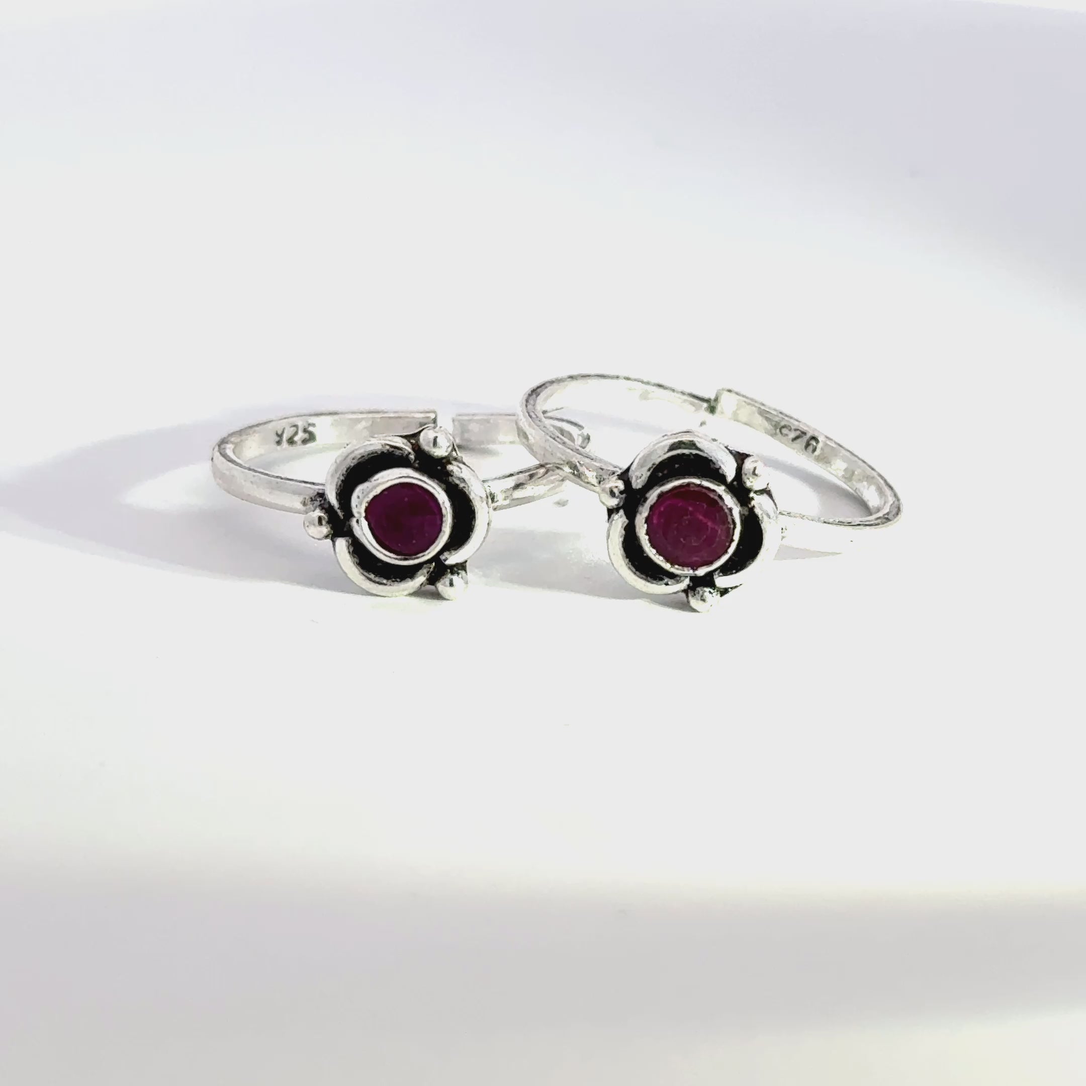 Antique Stone Toerings